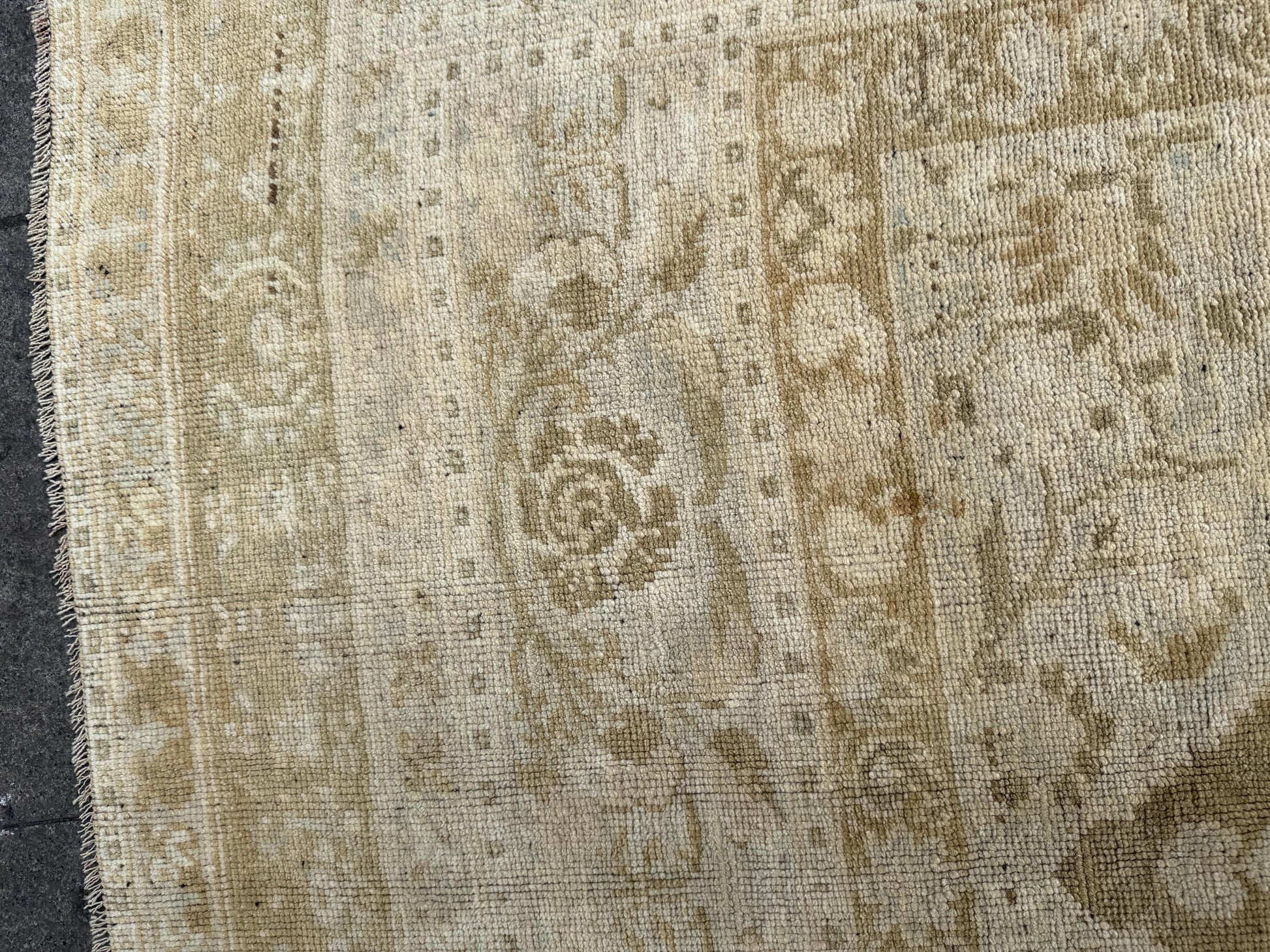 5'4"x9'1" feet Vintage Turkish Anatolian Rug,Beige Floral Rug,81