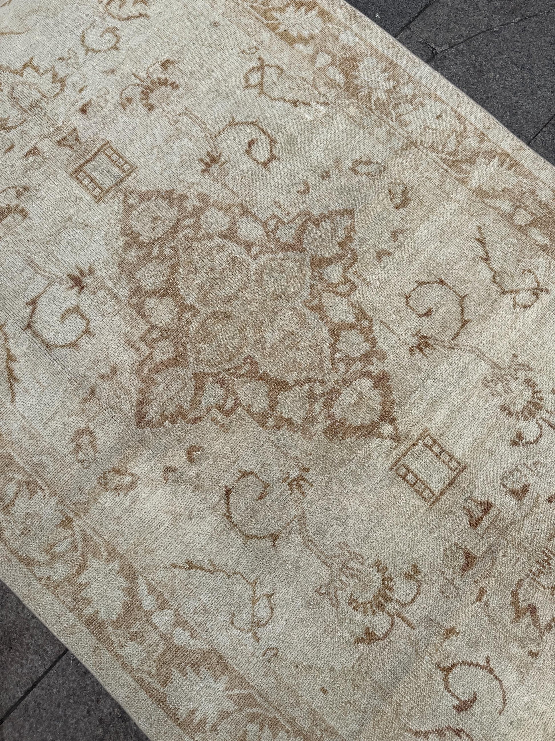 4'10"x7'10" feet Vintage Anatolian Wool Rug,Floral Decoritive Beige Rug ,275