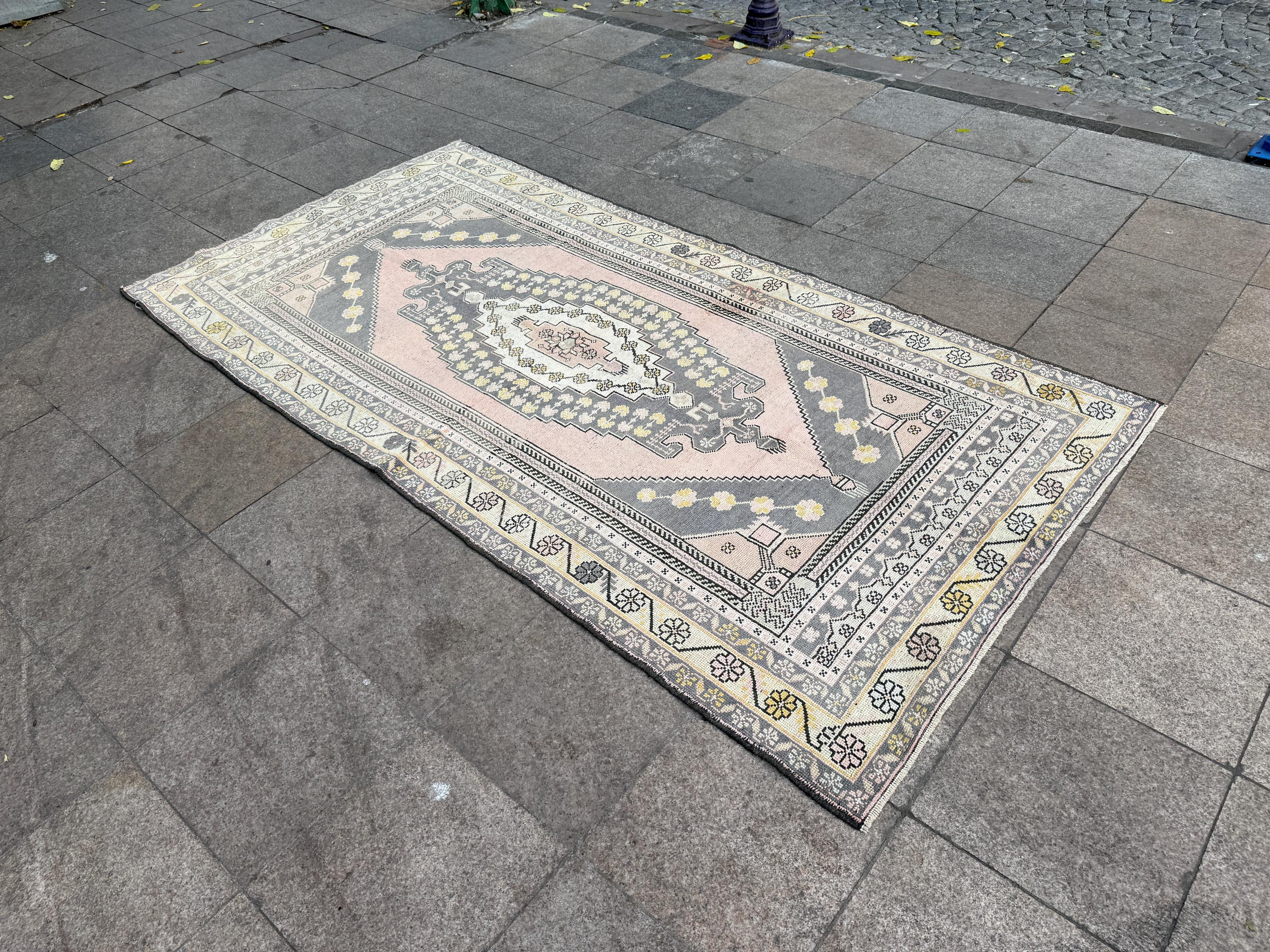 4'7"x9' feet Vintage Turkish Anatolian Rug,Pink Rug,917