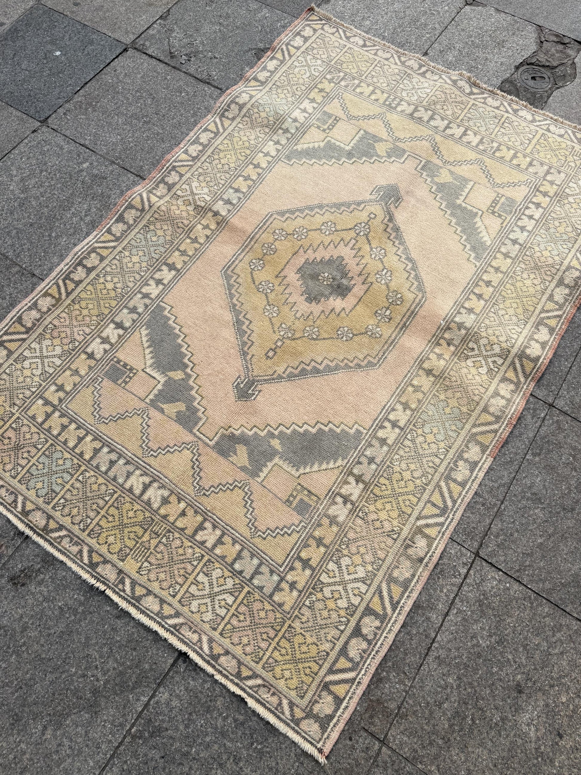 3'9"x5'8" Vintage Anatolian Wool Rug,Geometric Decoritive Beige Rug ,916