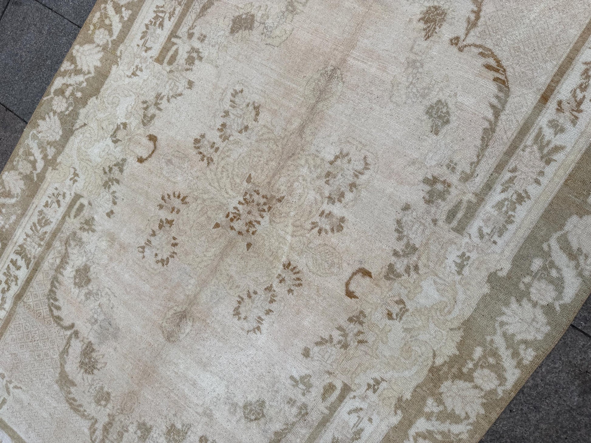 5'11"x9'2" feet Vintage Turkish Anatolian Rug,Beige Floral Rug,60