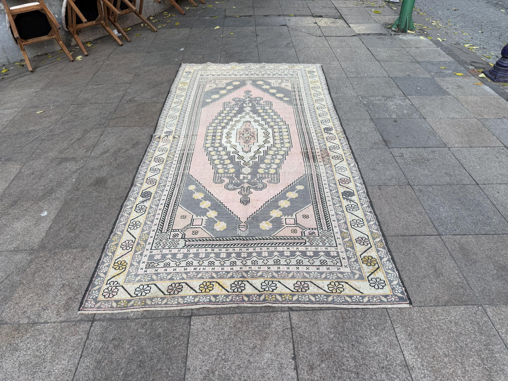 4'7"x9' feet Vintage Turkish Anatolian Rug,Pink Rug,917