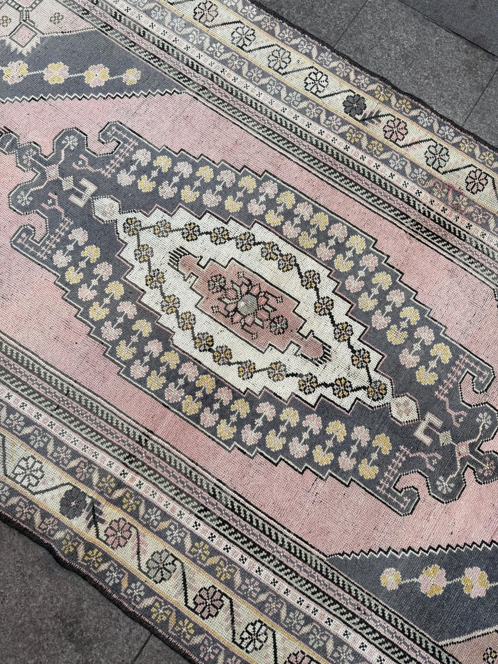 4'7"x9' feet Vintage Turkish Anatolian Rug,Pink Rug,917