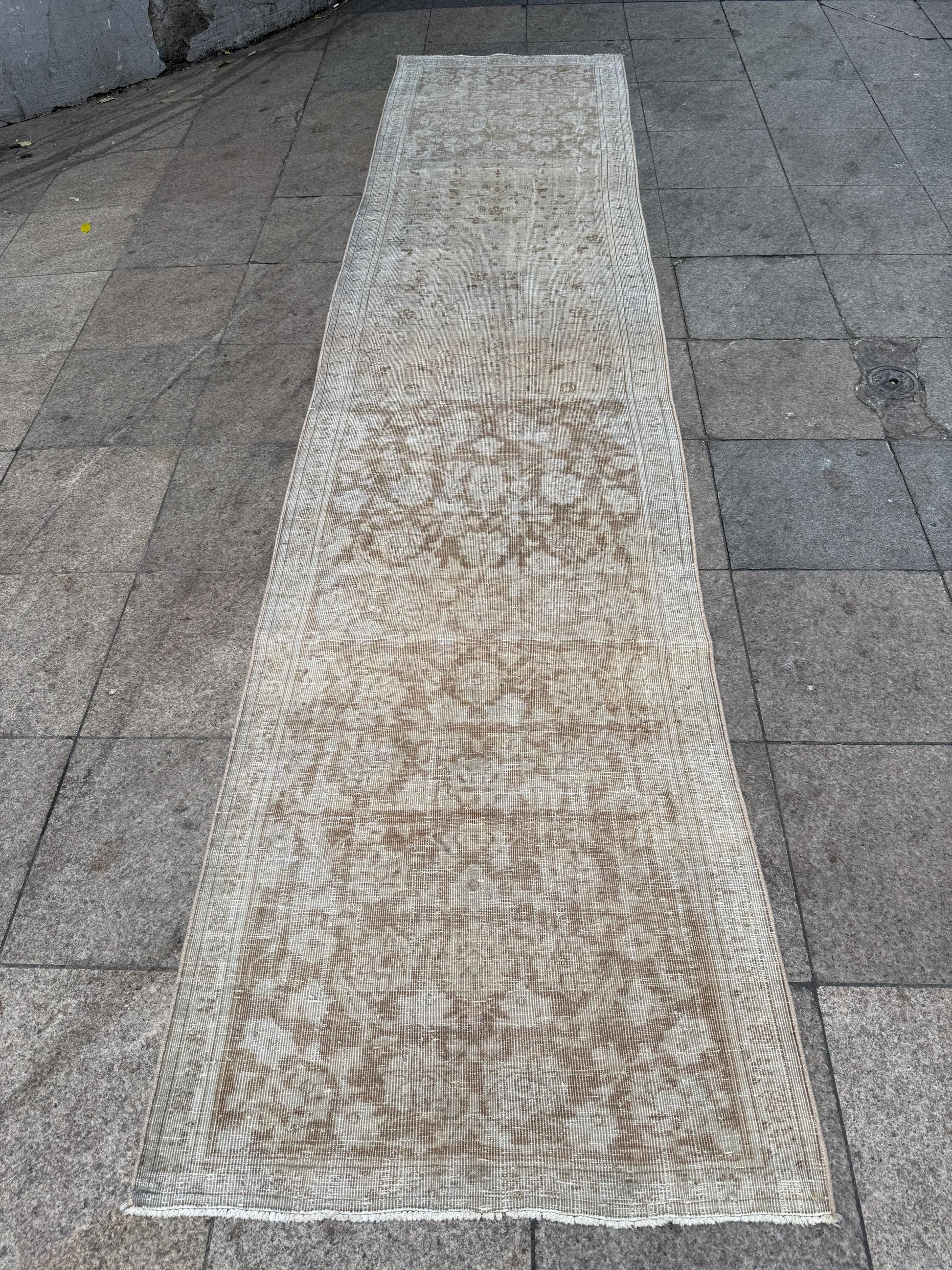 2'10"x12'5" feet Vintage Turkish Anatolian Rug Runner ,Beige Color Rug,108