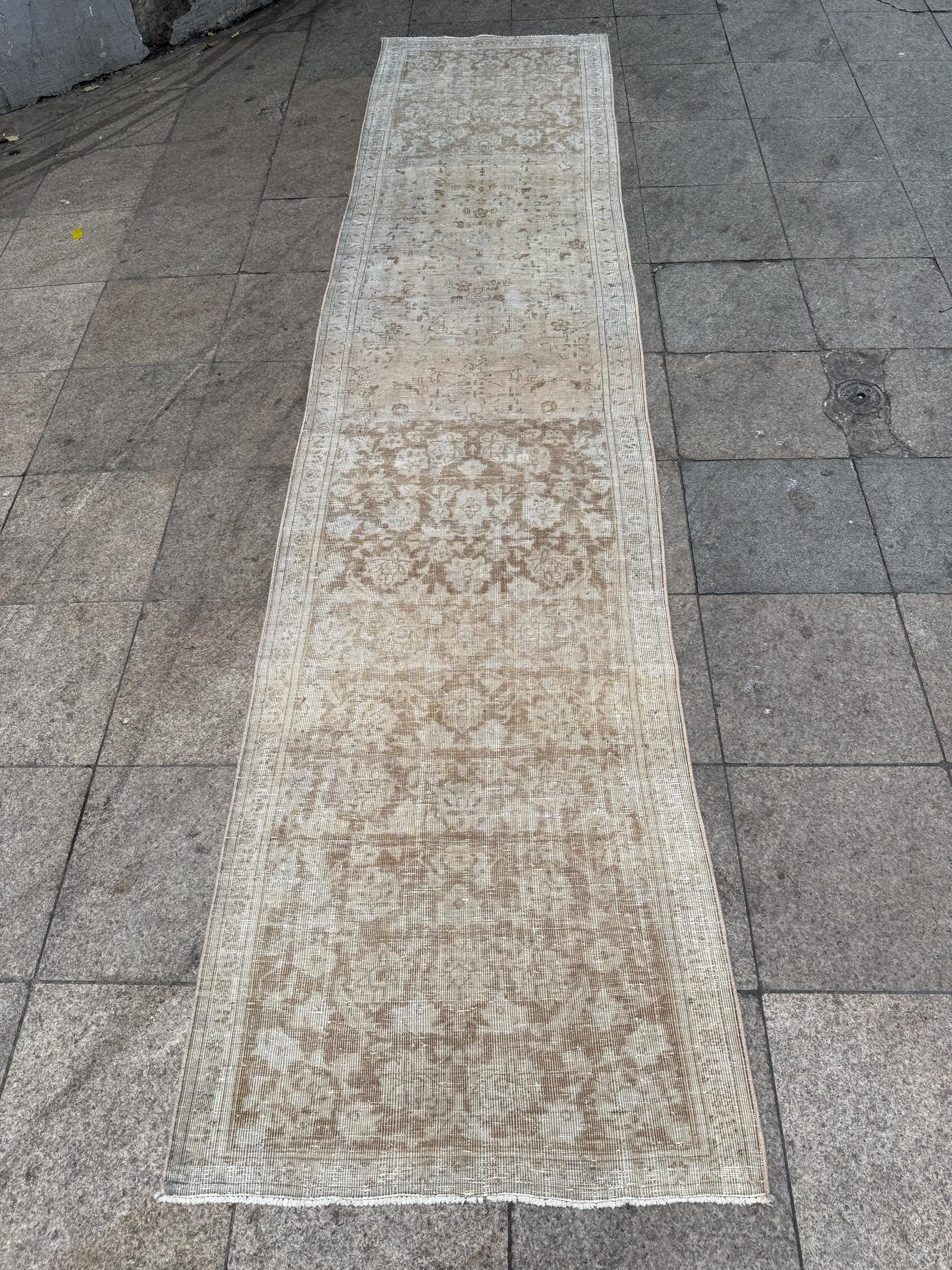 2'10"x12'5" feet Vintage Turkish Anatolian Rug Runner ,Beige Color Rug,108