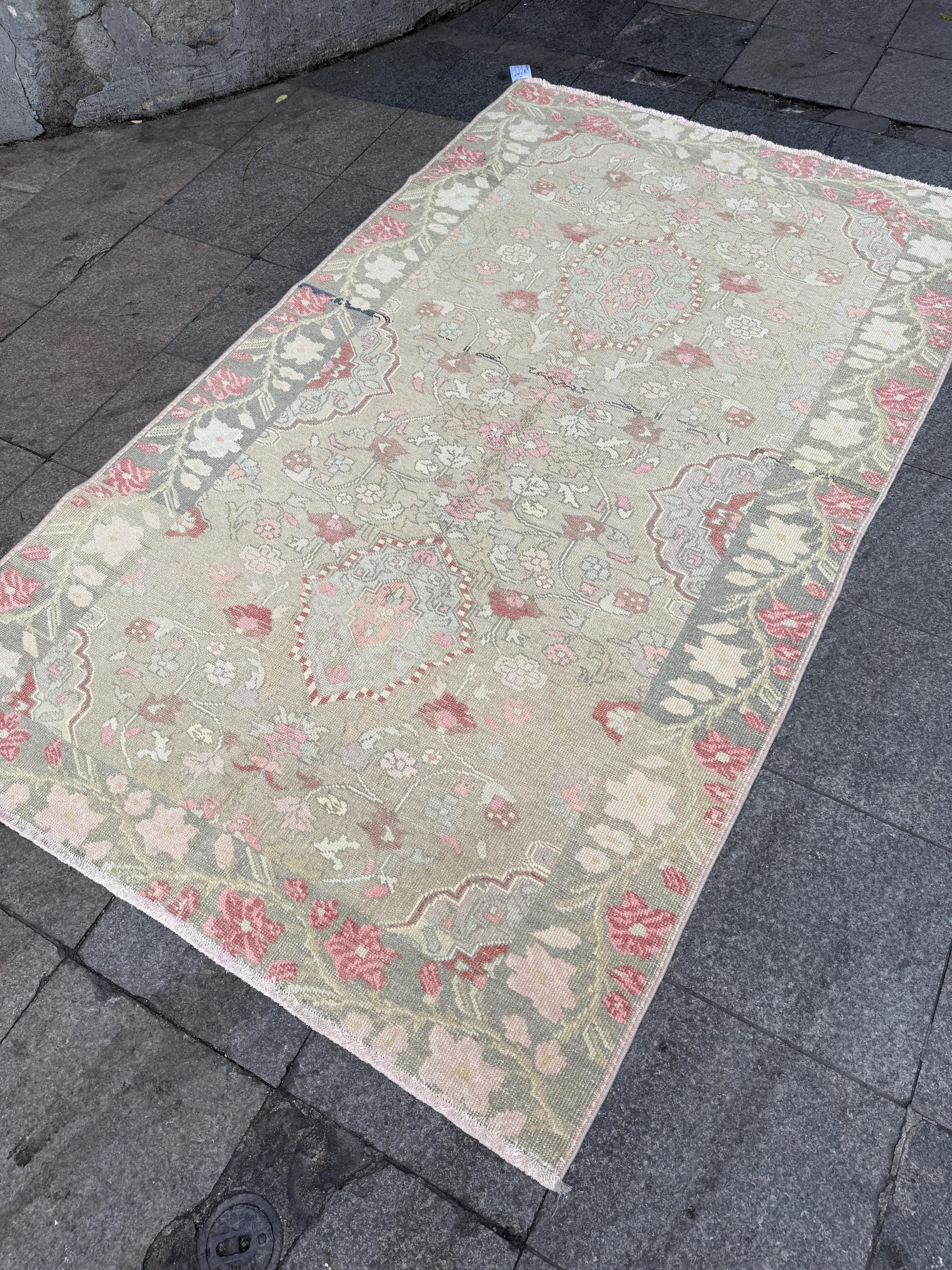 5'x8'3" feet Vintage Turkish Anatolian Rug,Beige color Floral Rug,93
