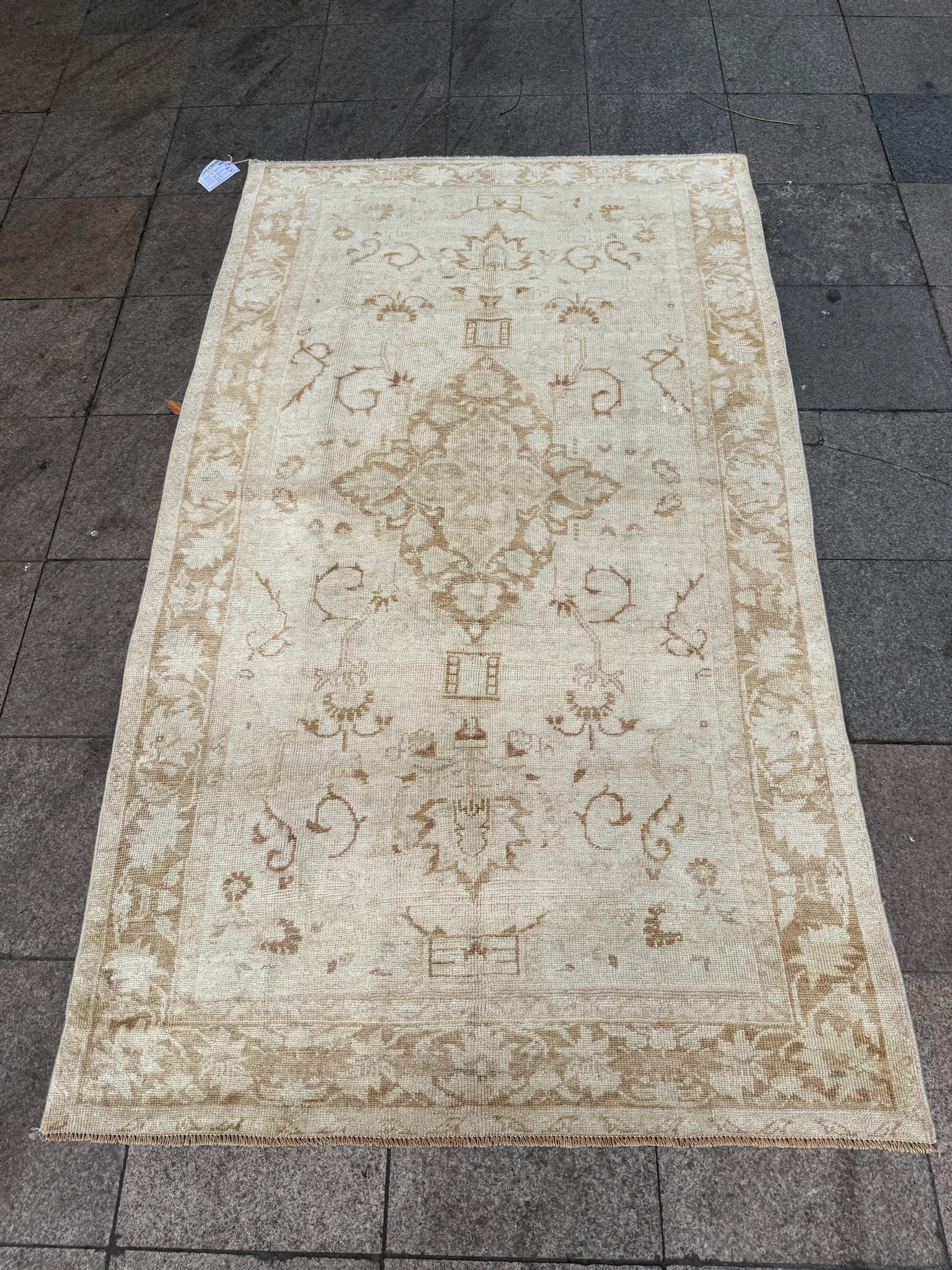 4'10"x7'10" feet Vintage Anatolian Wool Rug,Floral Decoritive Beige Rug ,275
