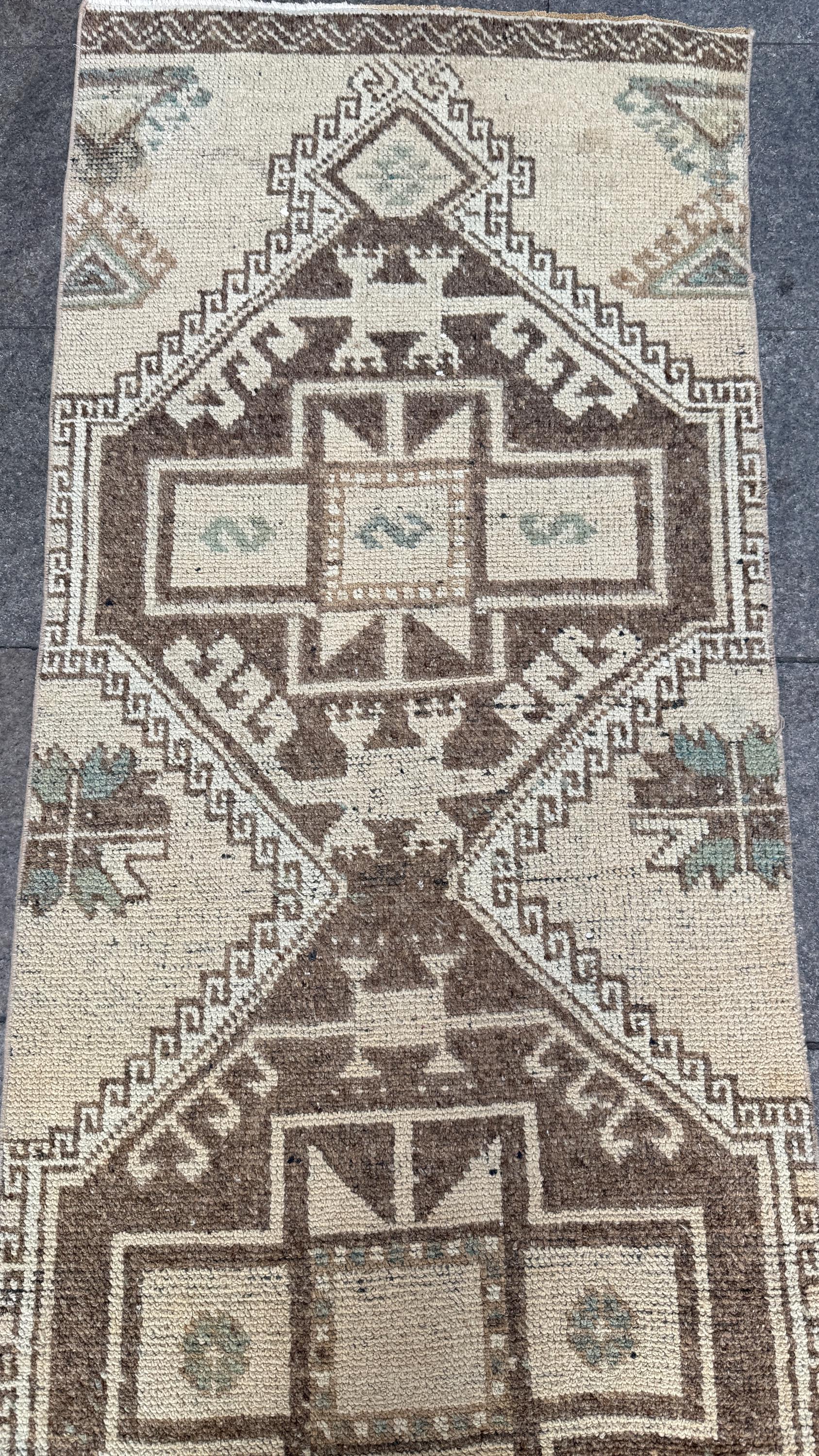 2'8"x10'3" feet Vintage Anatolian Wool Runner Rug,Geometric Decoritive Beige Rug ,389
