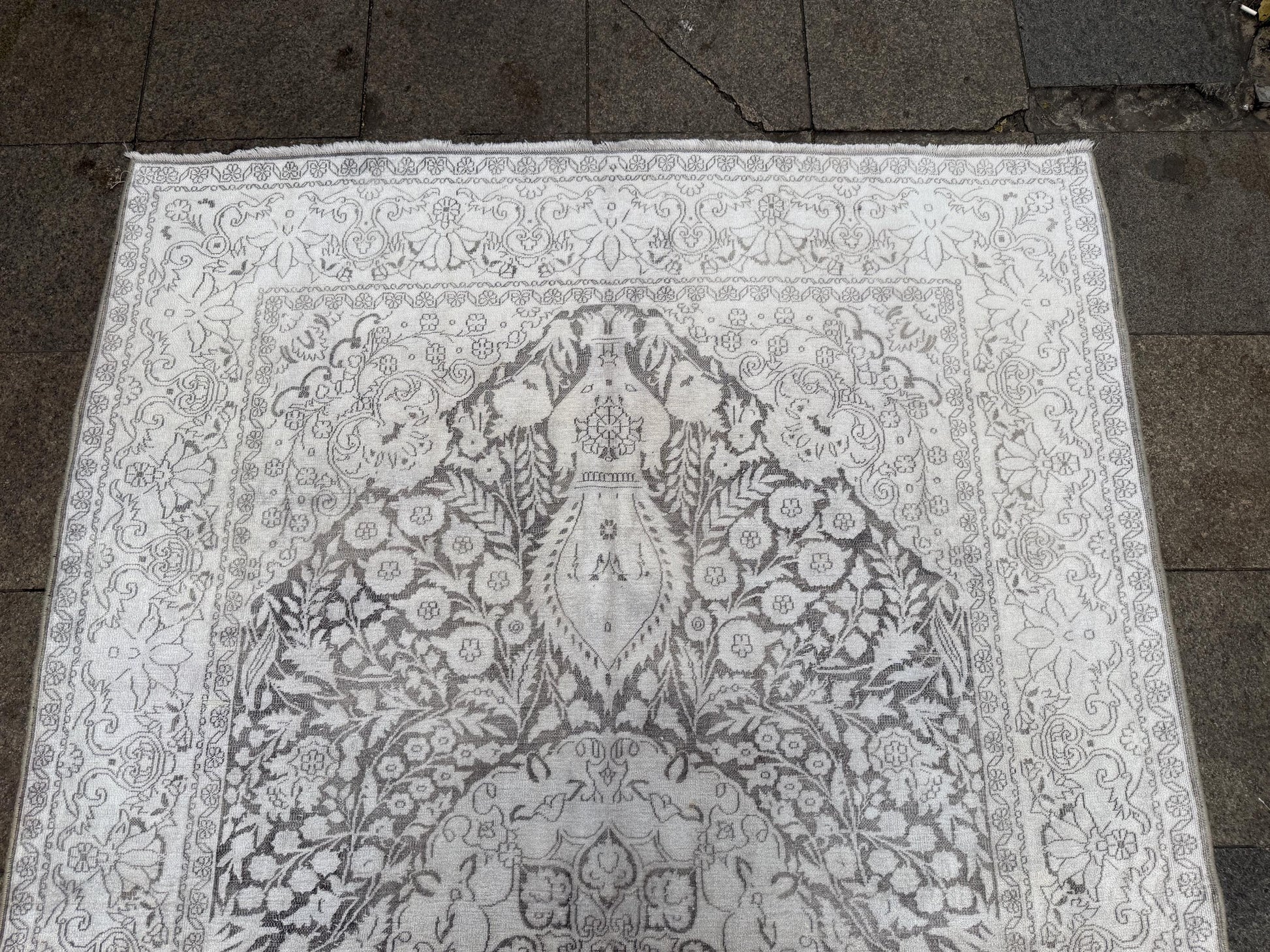 5'8"x8'8" feet Vintage Turkish Anatolian Rug, Gray Floral Rug,19