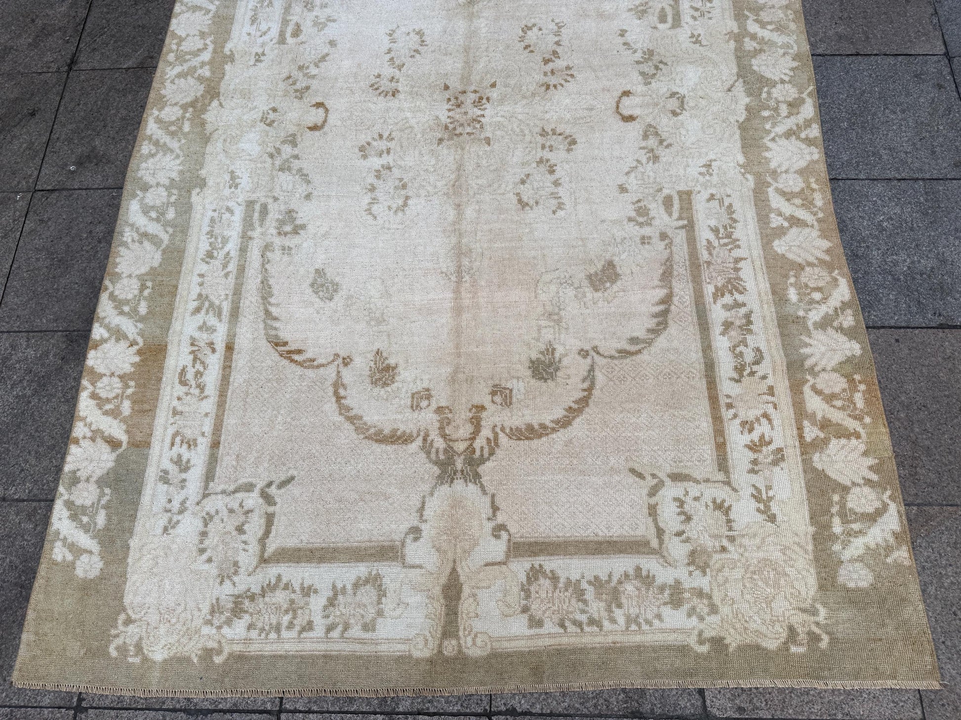 5'11"x9'2" feet Vintage Turkish Anatolian Rug,Beige Floral Rug,60