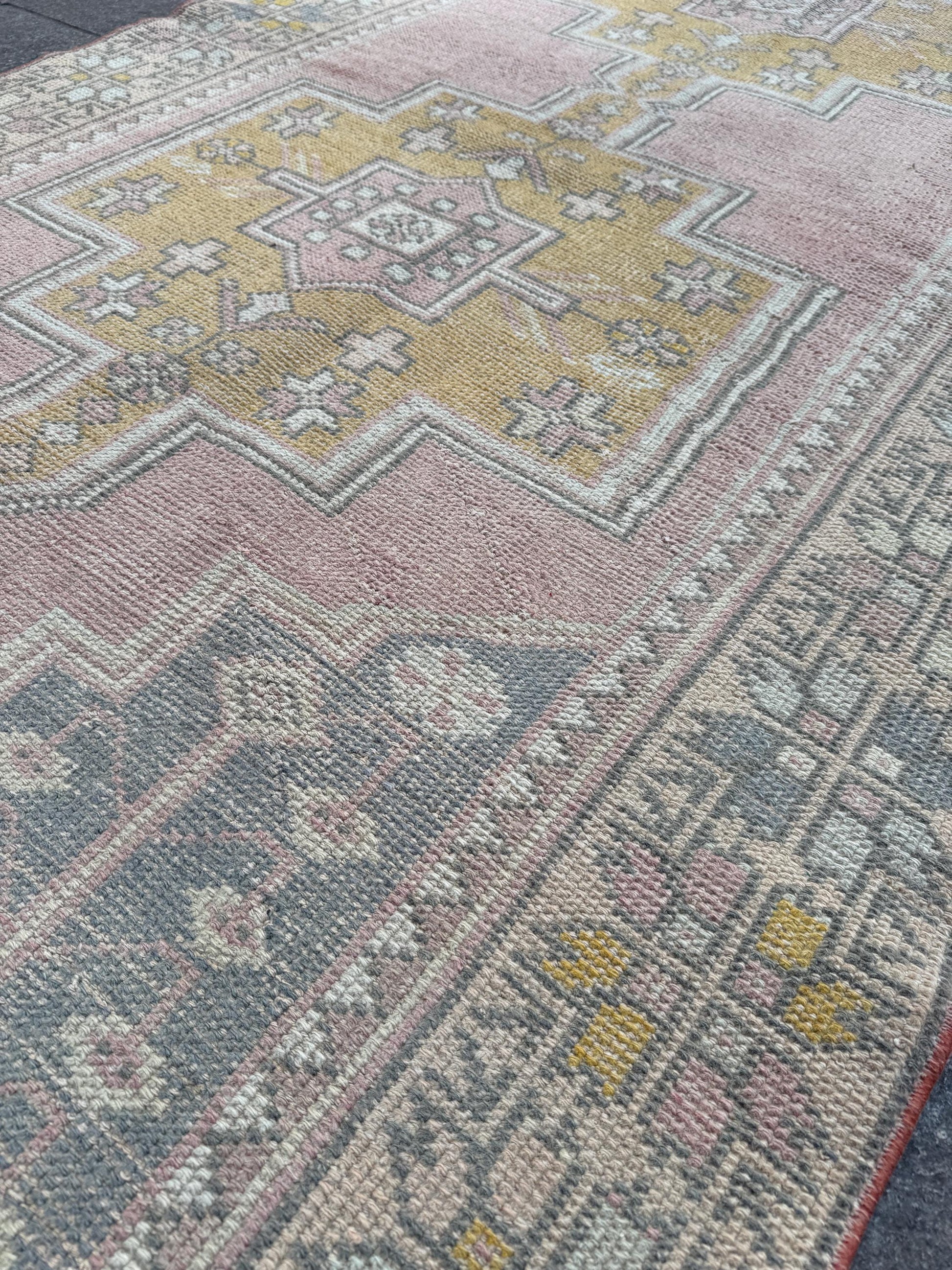 4'1"x8'11" Vintage Turkish Anatolian Wool Rug, Pink Geometric Rug,915