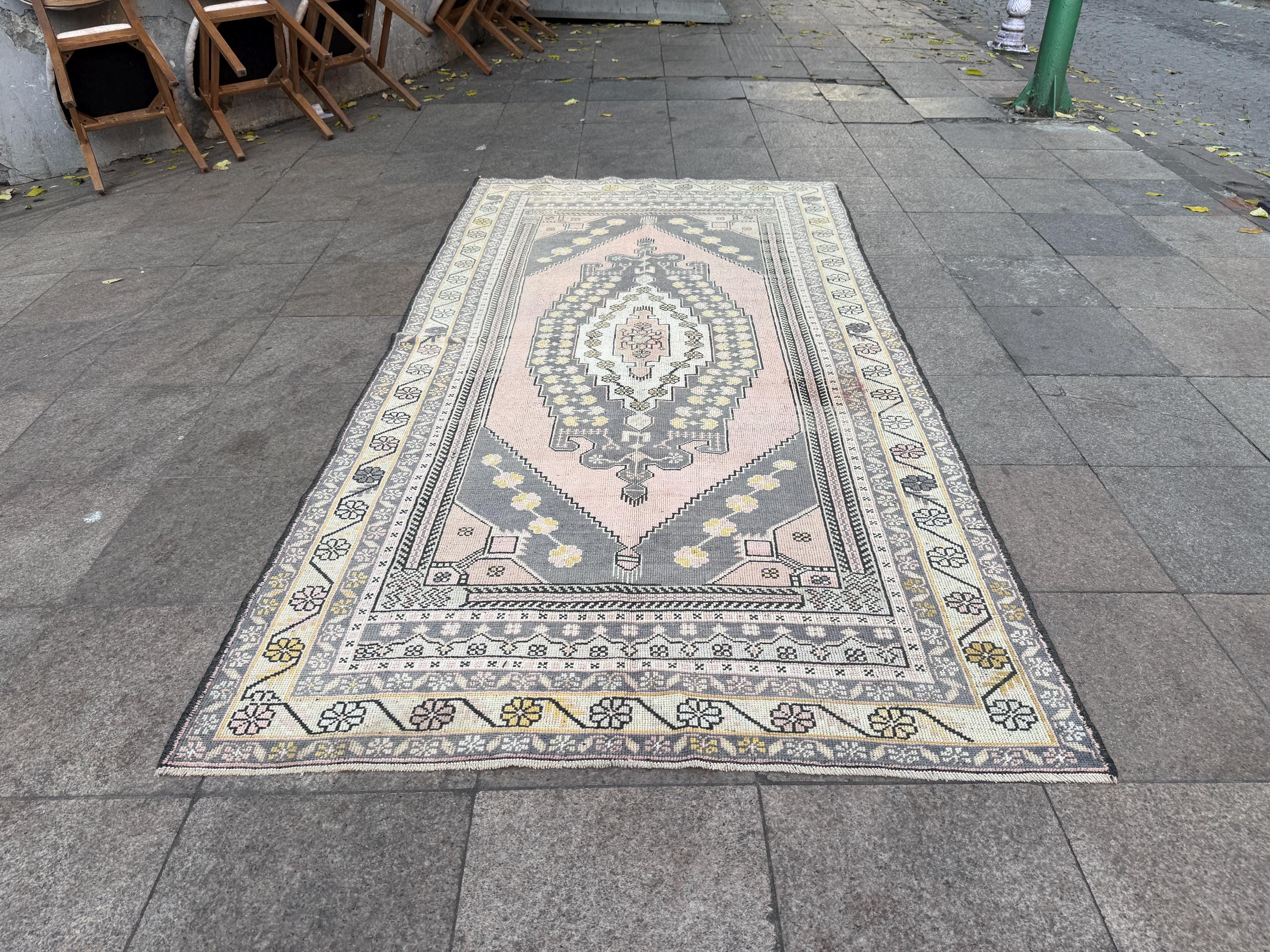 4'7"x9' feet Vintage Turkish Anatolian Rug,Pink Rug,917
