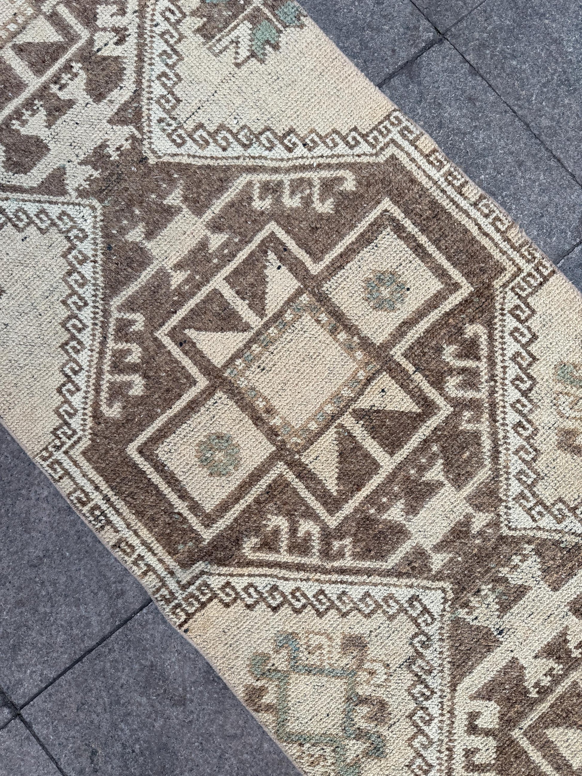 2'8"x10'3" feet Vintage Anatolian Wool Runner Rug,Geometric Decoritive Beige Rug ,389