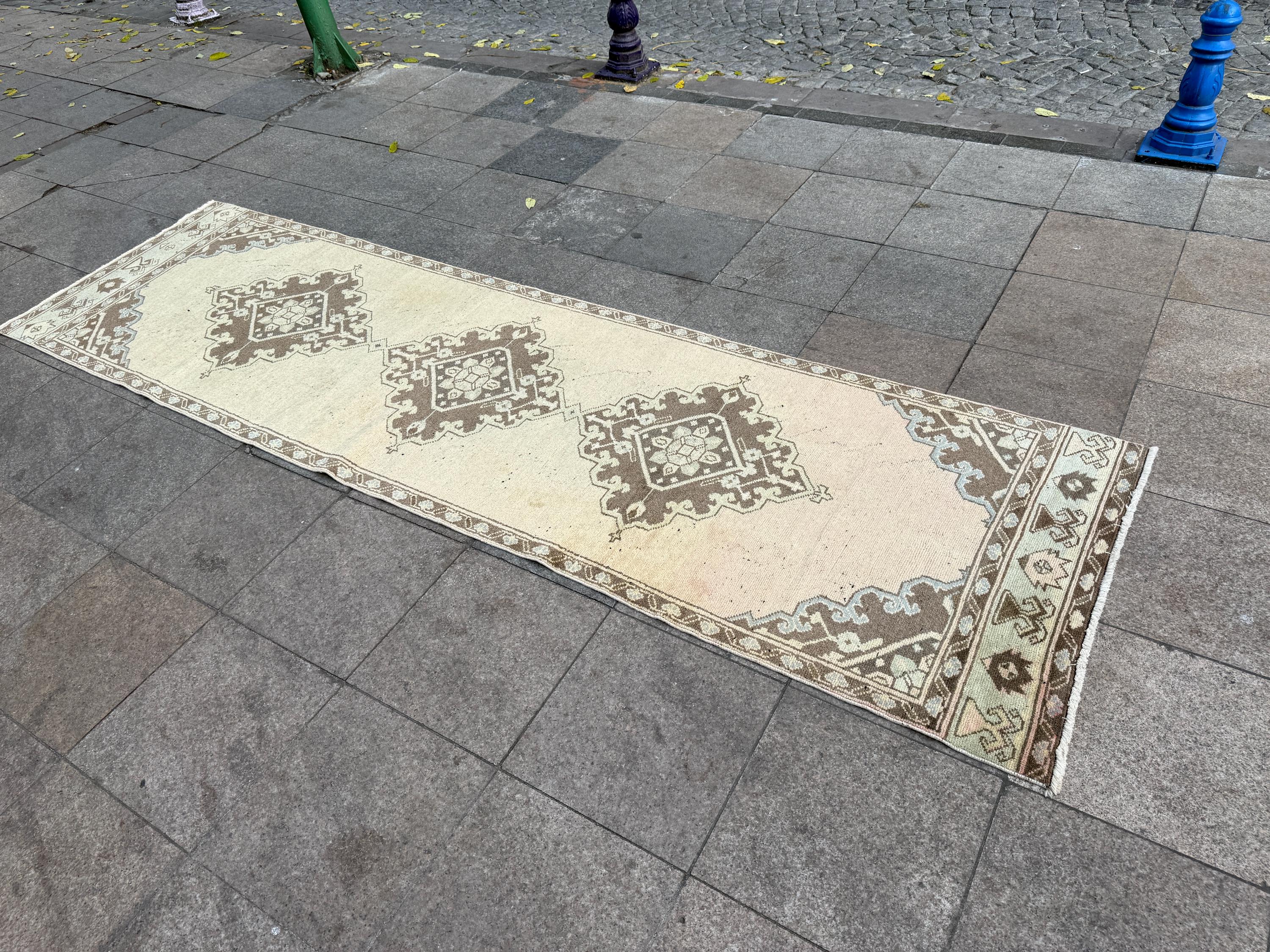 3'1"x11' feet Vintage Anatolian Wool Runner Rug,Floral Decoritive Beige Runner ,301
