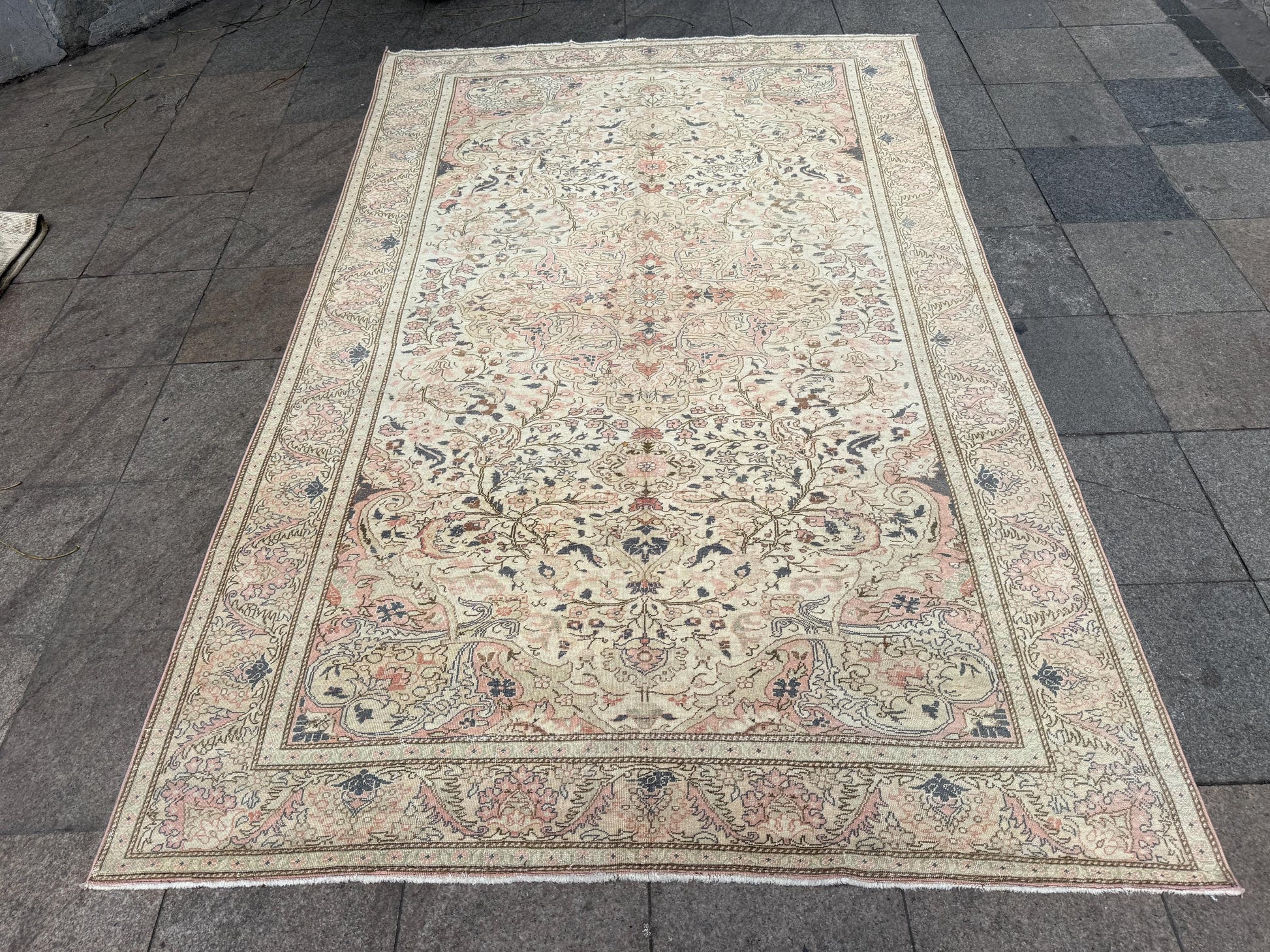 6'2"x9'10" feet Vintage Turkish Anatolian Rug,Beige Floral Rug,59