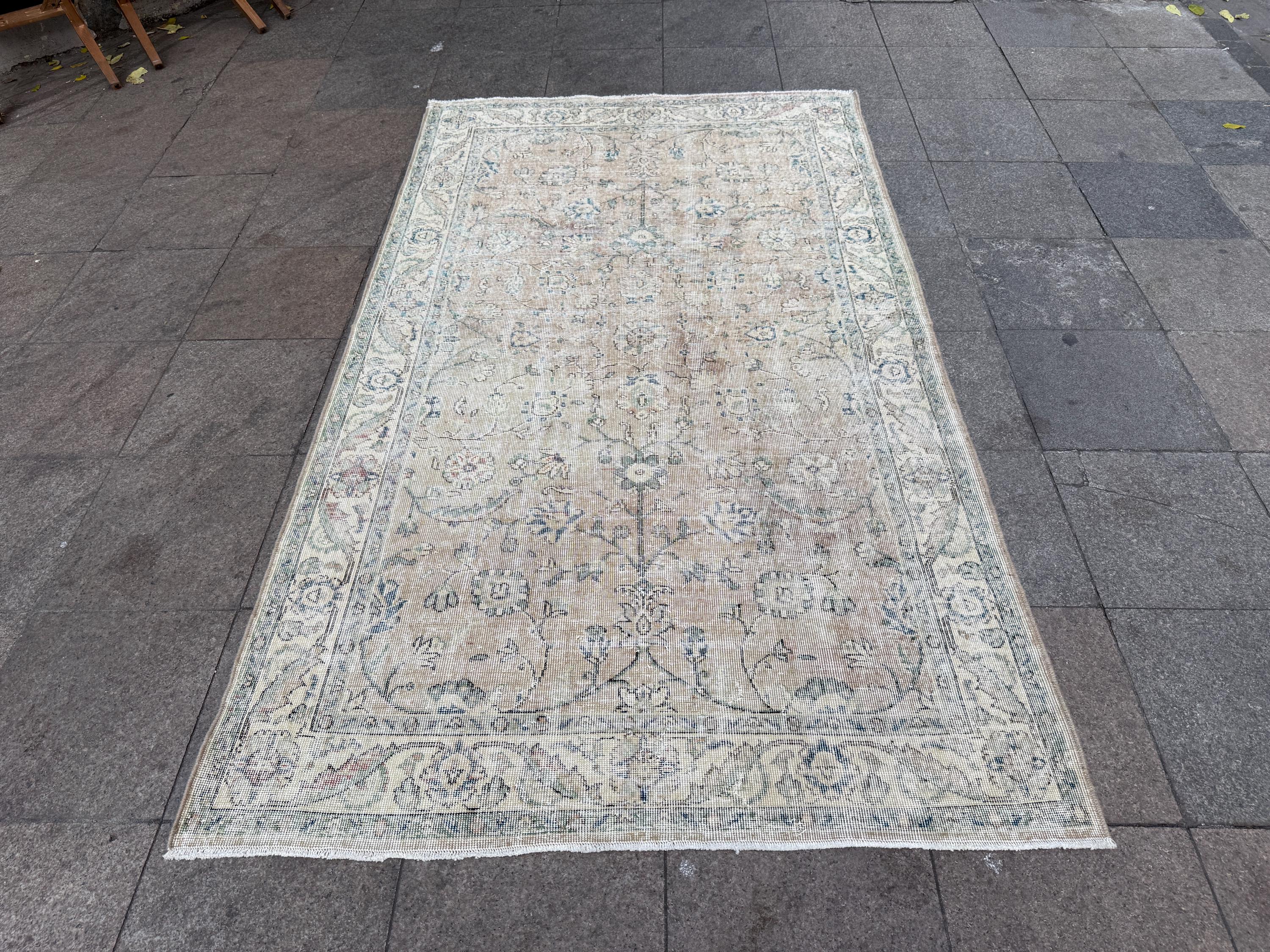 4'9"x8'2" feet Vintage Anatolian Wool Rug,Floral Decoritive Beige Rug ,132