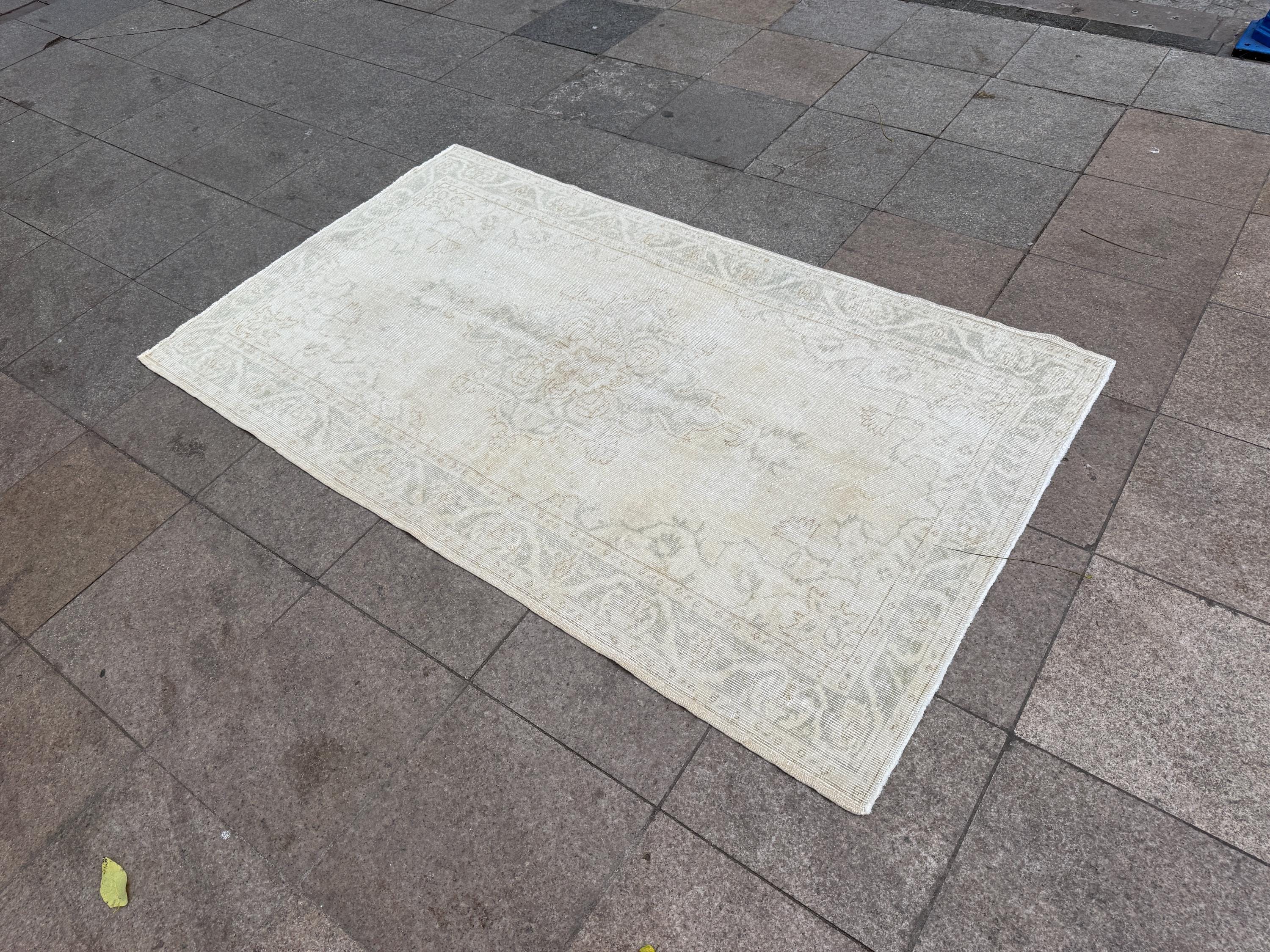3'10"x6'6" feet  Vintage Turkish Anatolian Rug,Beige Color Rug,888