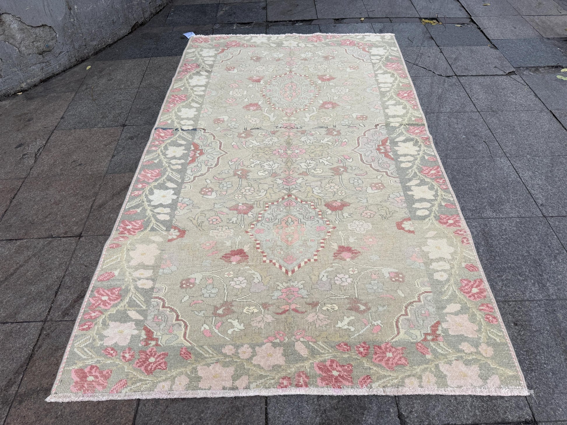 5'x8'3" feet Vintage Turkish Anatolian Rug,Beige color Floral Rug,93