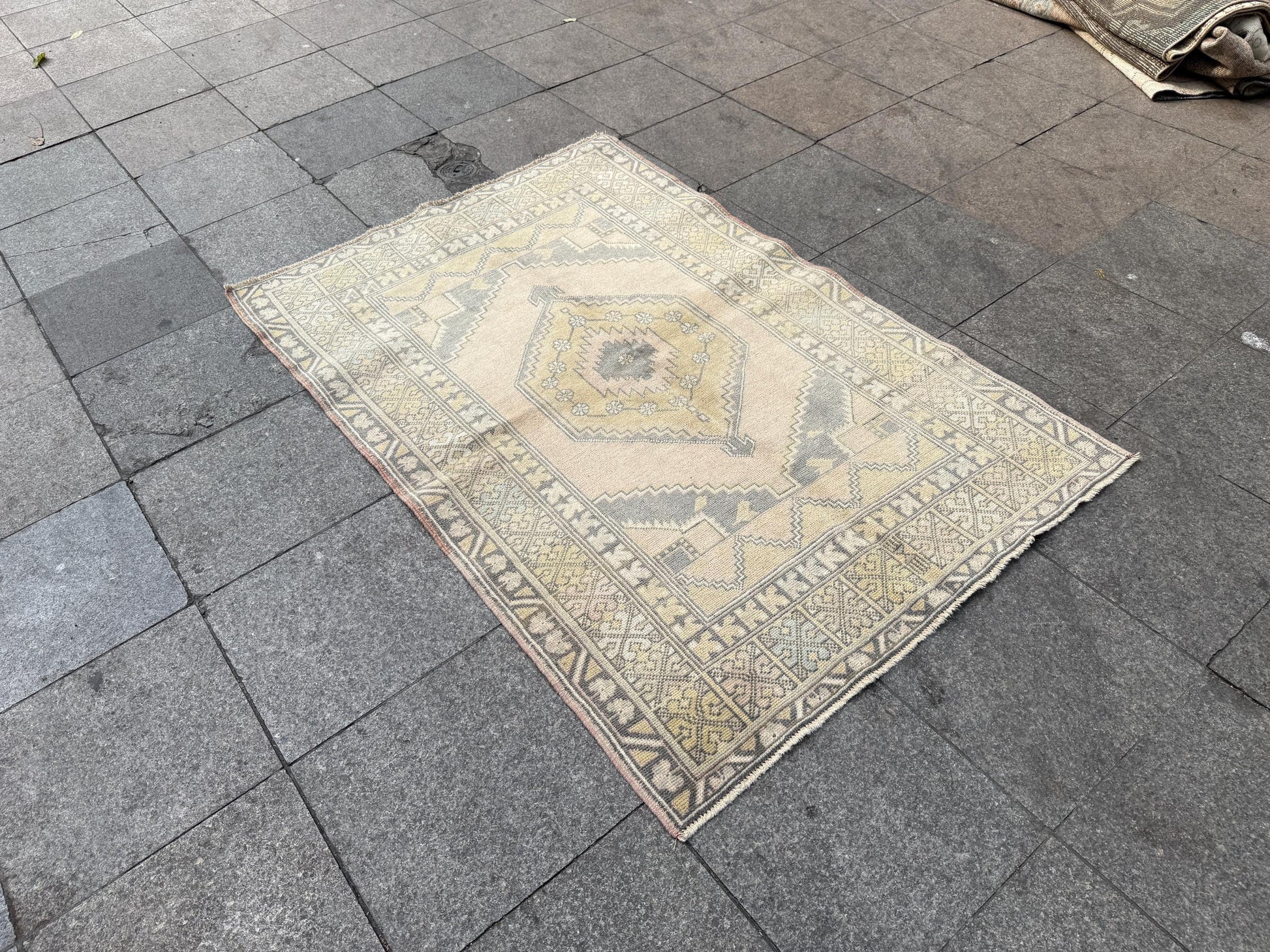 3'9"x5'8" Vintage Anatolian Wool Rug,Geometric Decoritive Beige Rug ,916