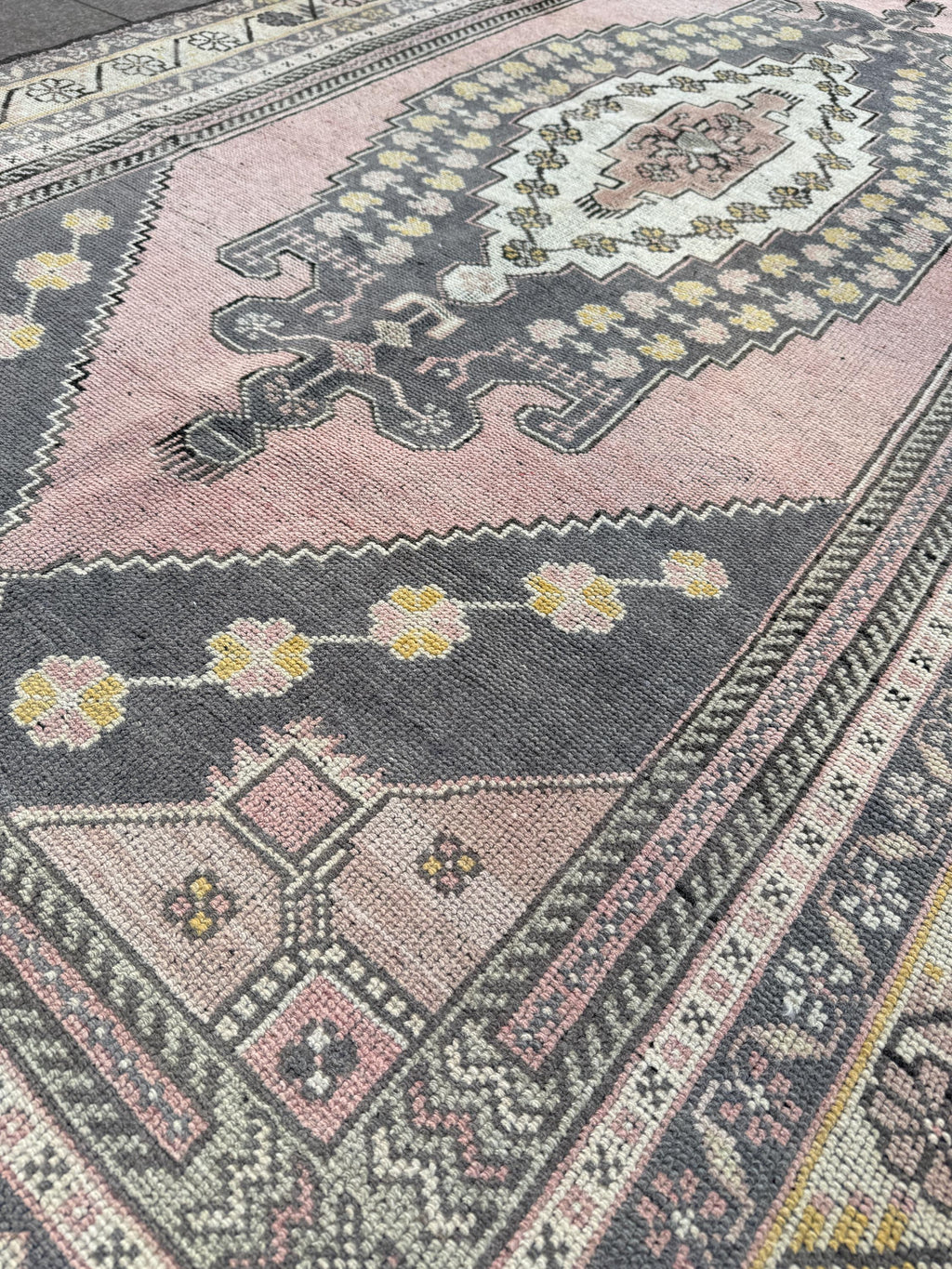 4'7"x9' feet Vintage Turkish Anatolian Rug,Pink Rug,917