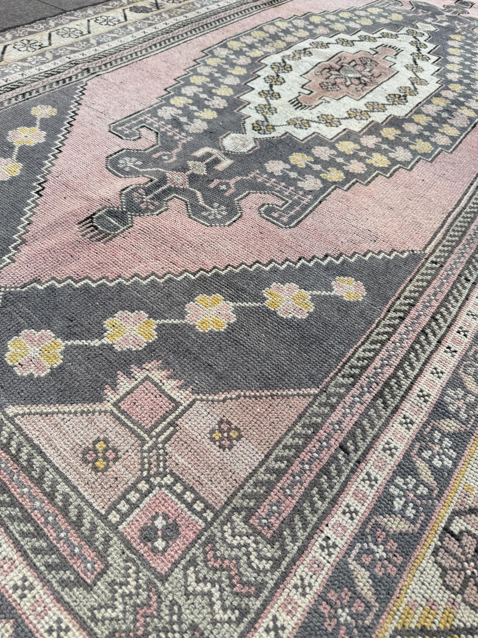 4'7"x9' feet Vintage Turkish Anatolian Rug,Pink Rug,917