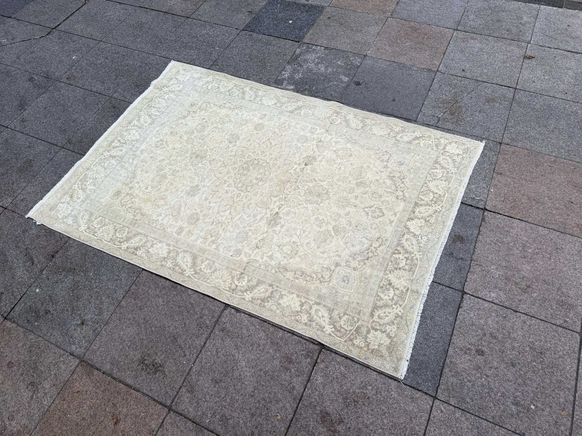 3'11"x5'9" feet Vintage Turkish Anatolian Rug,beige Floral Rug,129