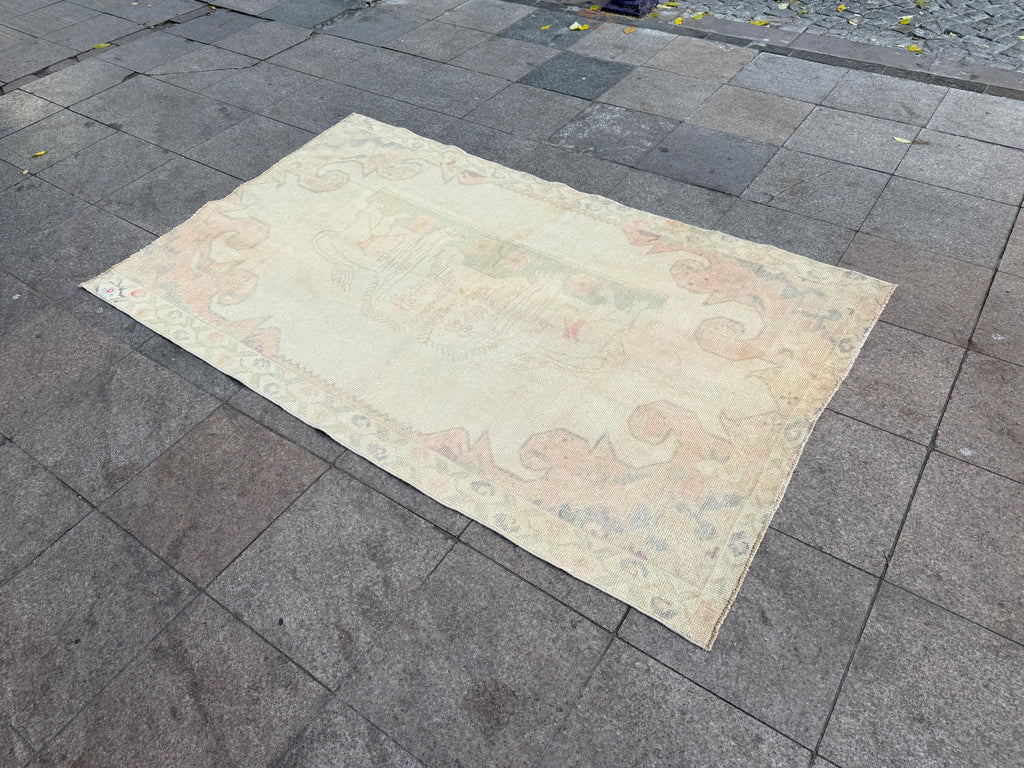 4'5"x7'6" feet Vintage Turkish Anatolian Rug,Beige Lion Rug,268