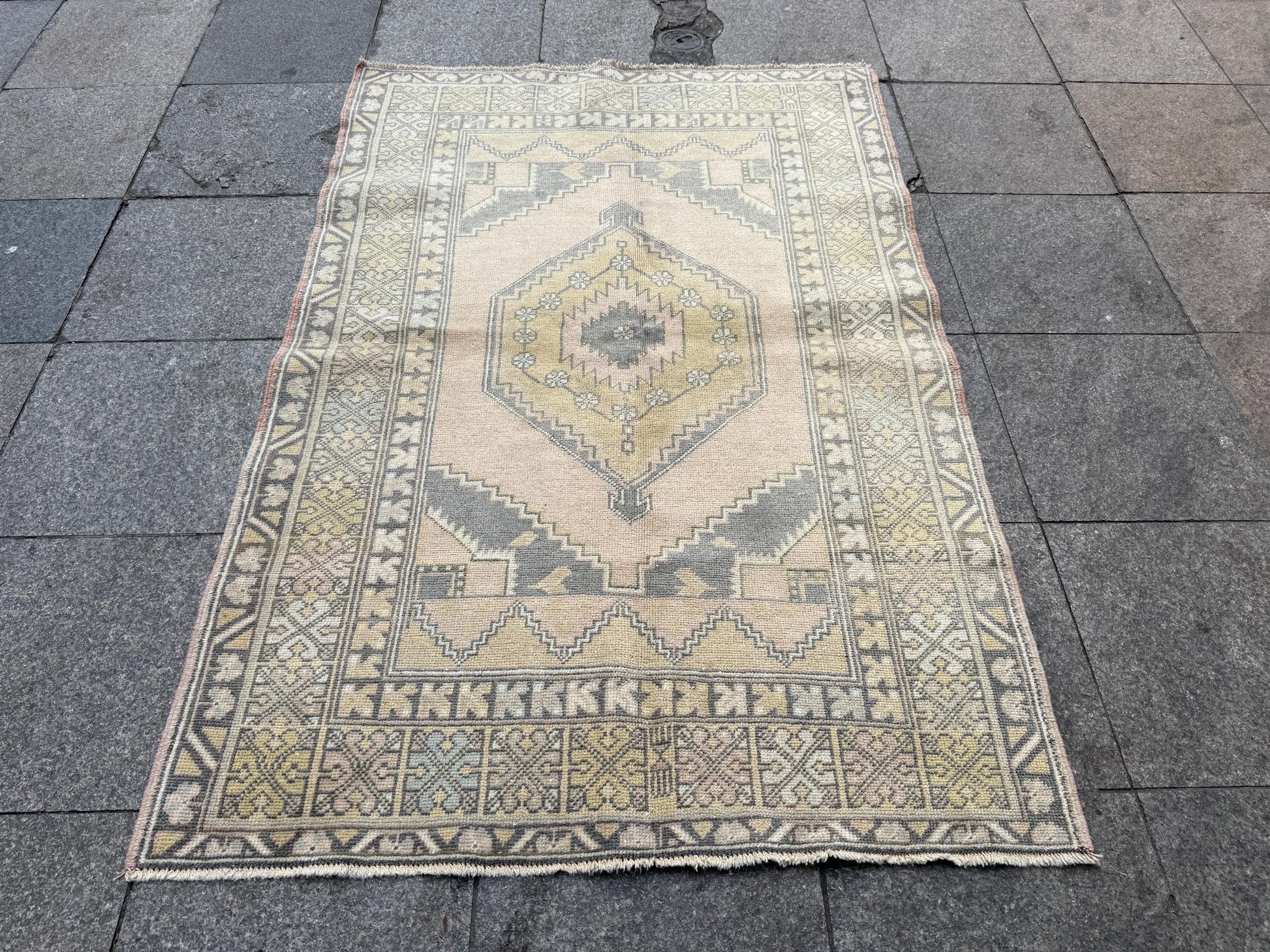 3'9"x5'8" Vintage Anatolian Wool Rug,Geometric Decoritive Beige Rug ,916