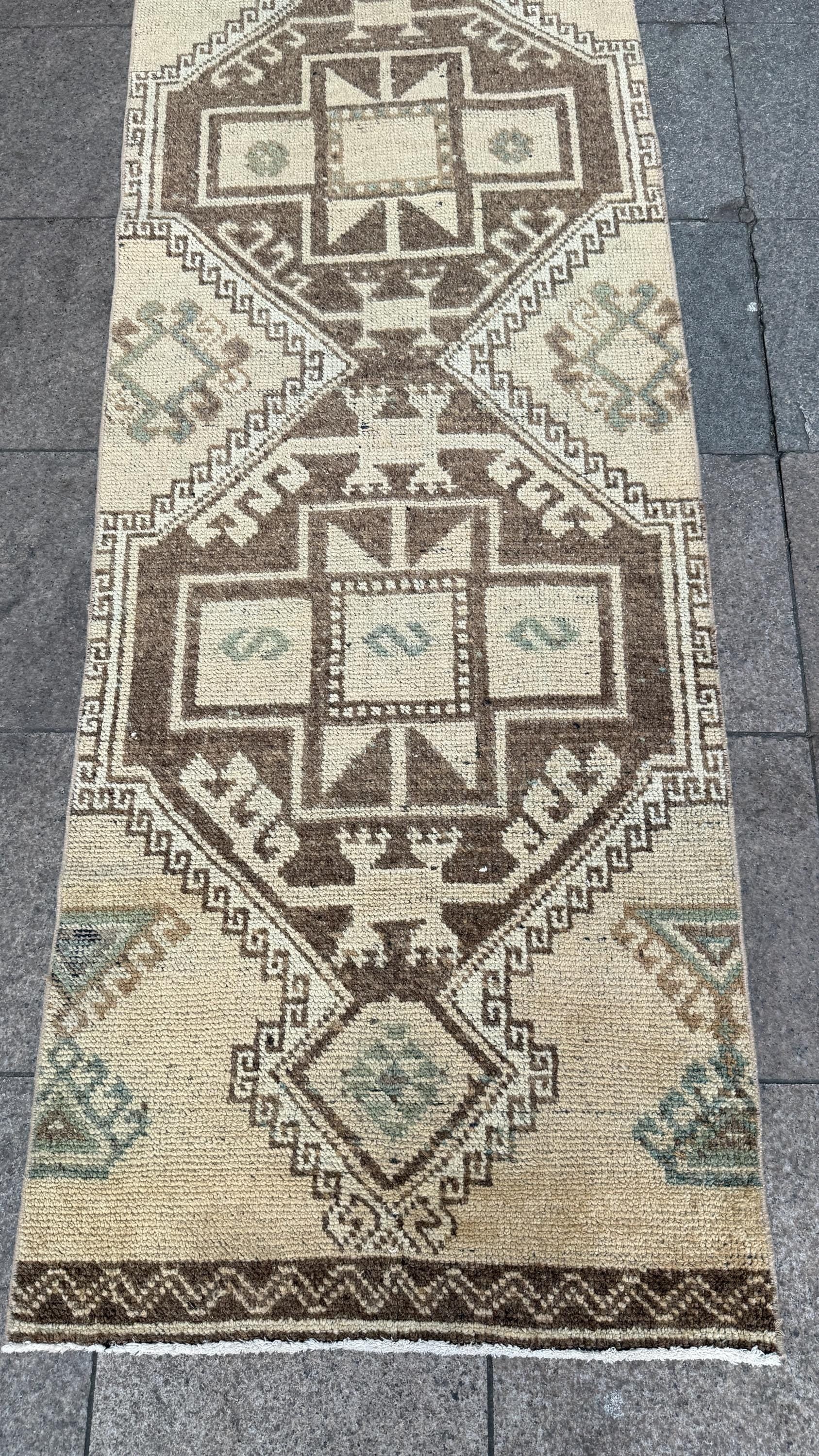 2'8"x10'3" feet Vintage Anatolian Wool Runner Rug,Geometric Decoritive Beige Rug ,389