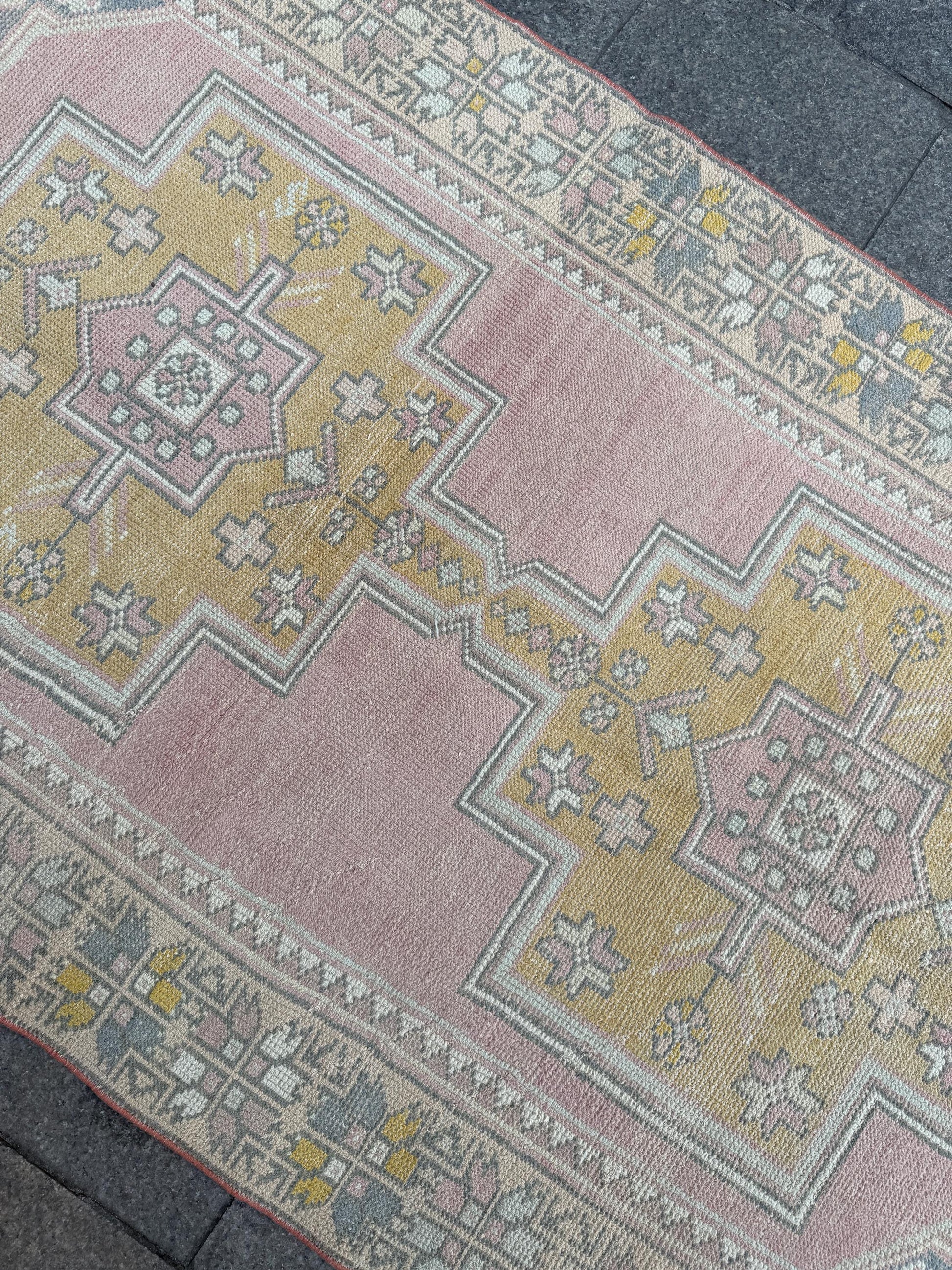 4'1"x8'11" Vintage Turkish Anatolian Wool Rug, Pink Geometric Rug,915