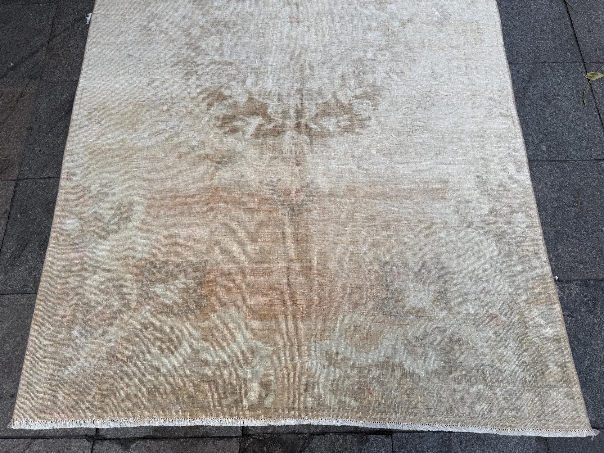 5'3"x8'11" feet Vintage Turkish Anatolian Rug,Beige Floral Rug,58
