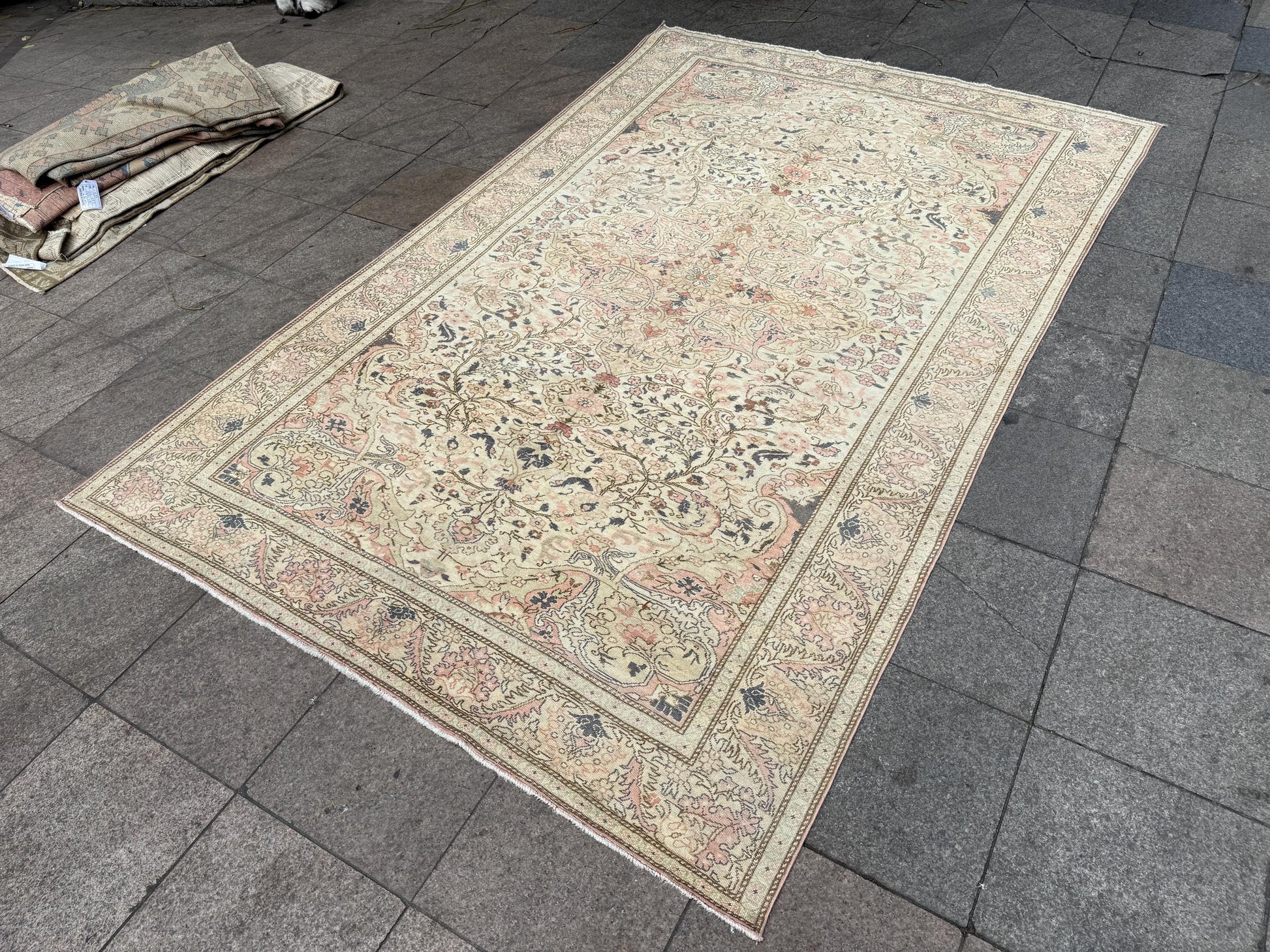 6'2"x9'10" feet Vintage Turkish Anatolian Rug,Beige Floral Rug,59