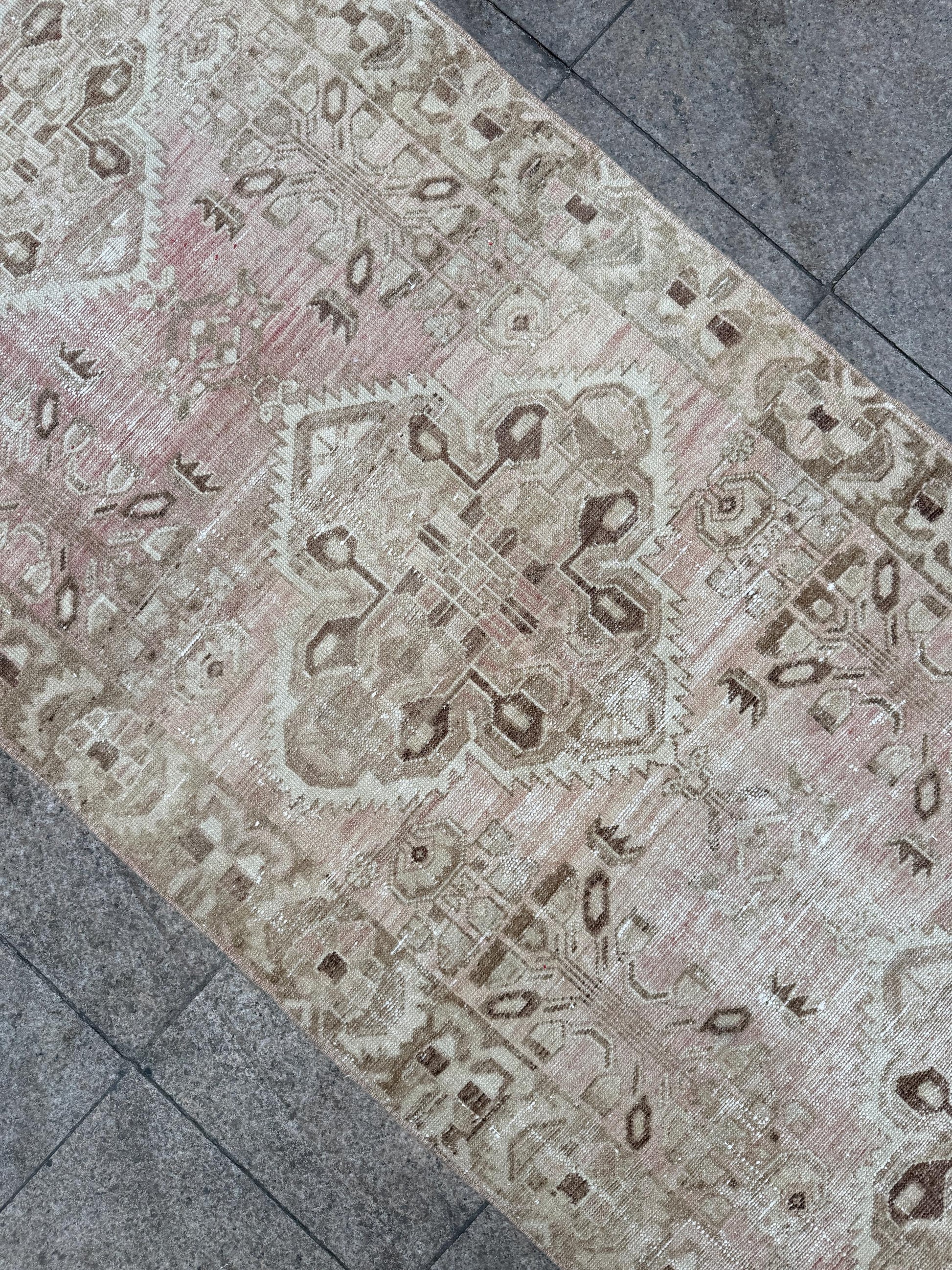 3'3"x10' feet Vintage Anatolian Wool Runner Rug,Geometric Decoritive Pink Rug ,502