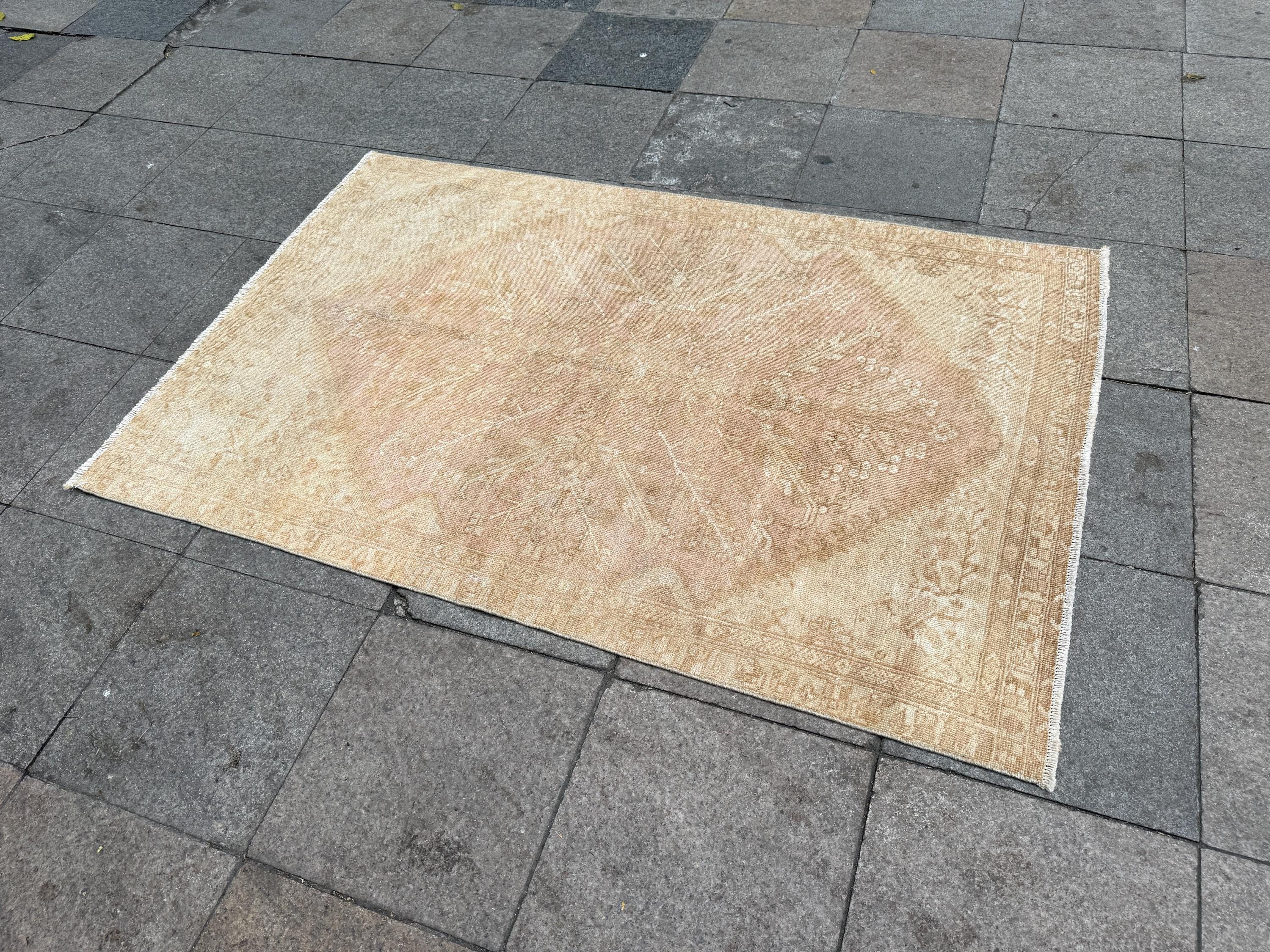 3'10"x6'9" feet  Vintage Turkish Anatolian Rug,Natural Color Rug,127