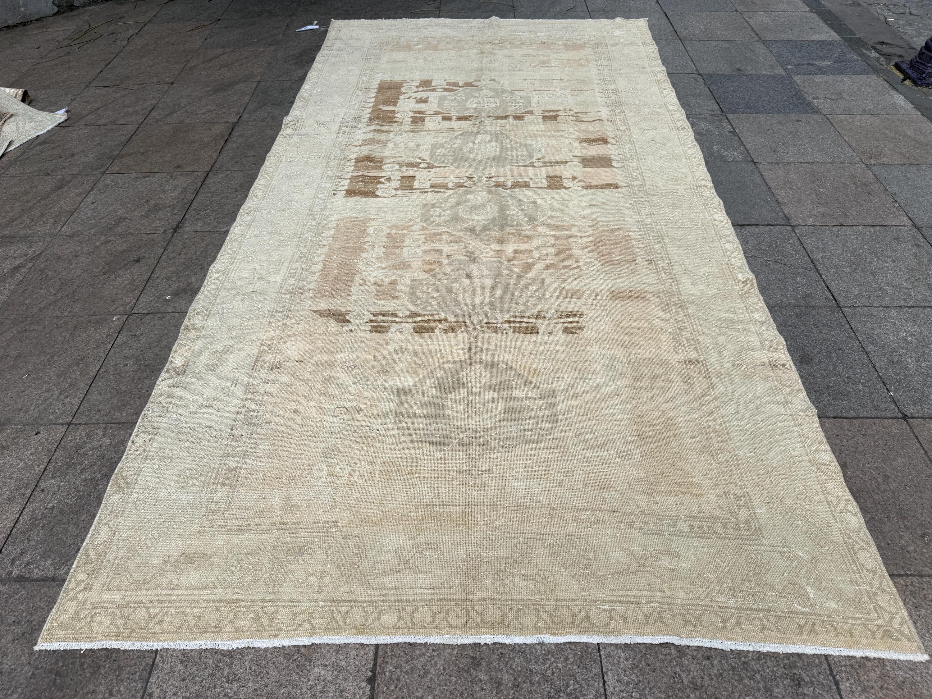 5'4"x10'7" feet Vintage Turkish Anatolian Rug,Beige Color Rug,785