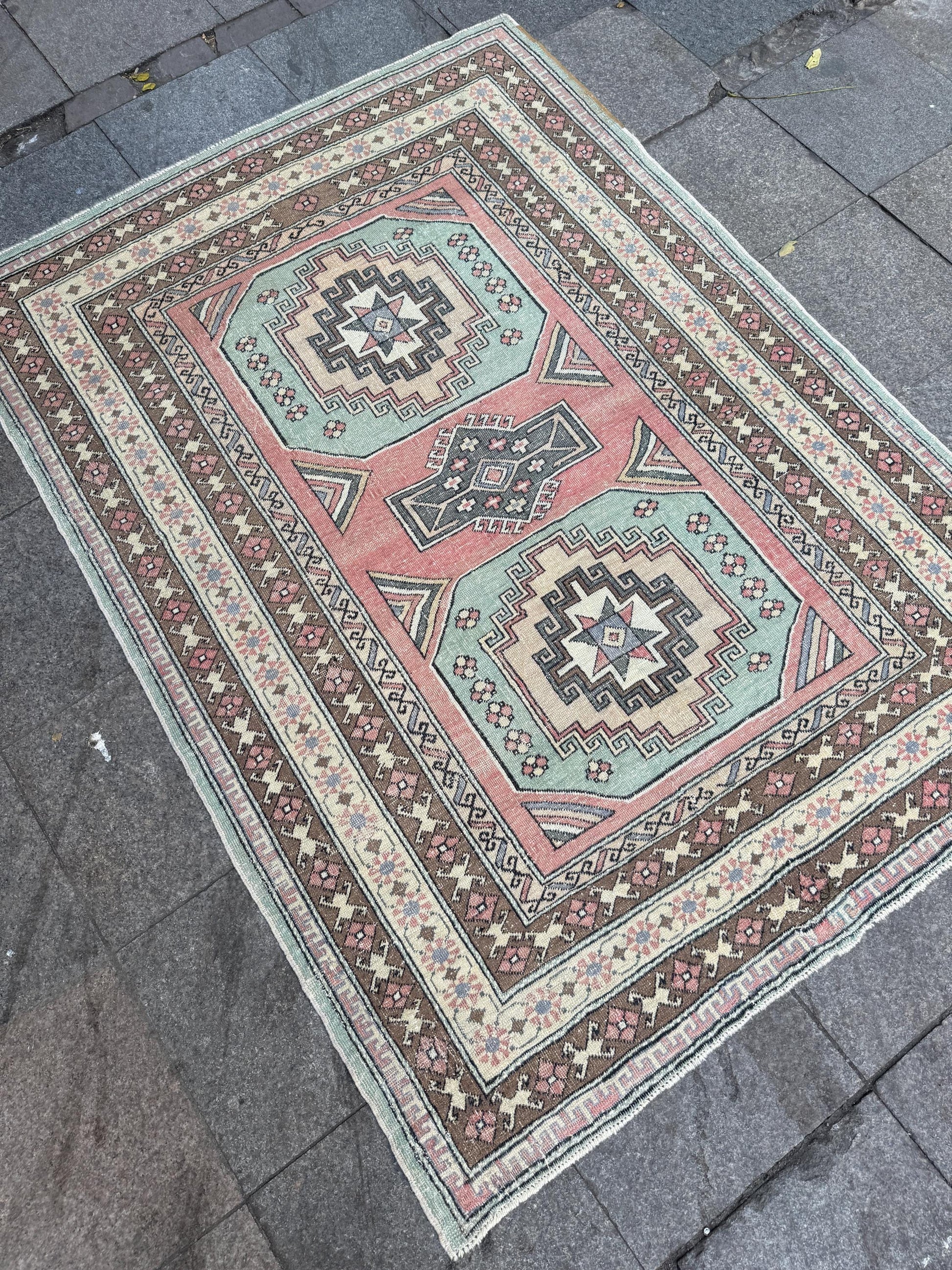 4'10"x6'7" feet Vintage Turkish Anatolian Rug,Pink Geometric Rug,55