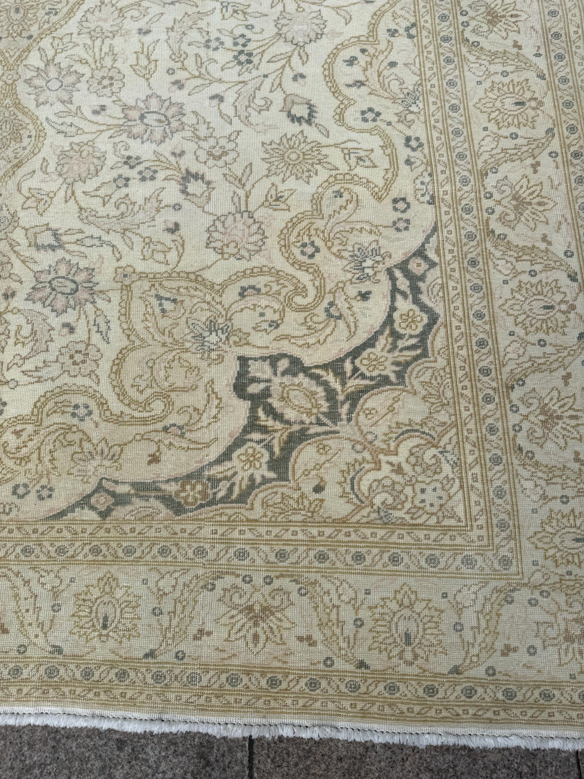 6'5"x10'2" feet Vintage Turkish Anatolian Rug,Beige Color Floral Rug,286