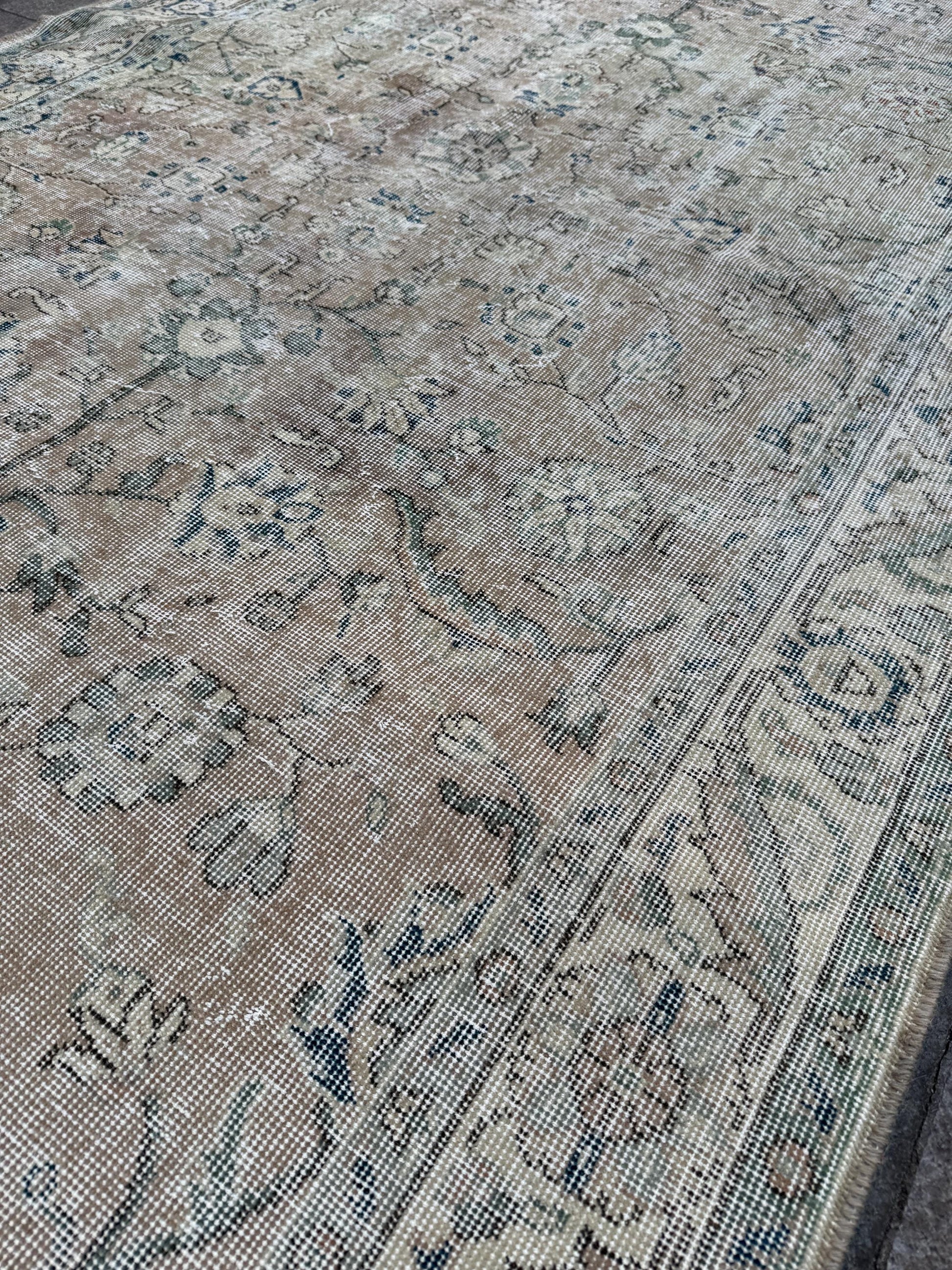 4'9"x8'2" feet Vintage Anatolian Wool Rug,Floral Decoritive Beige Rug ,132