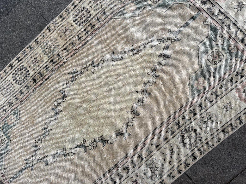 3'10"x6'9" feet  Vintage Turkish Anatolian Rug,Beige Color Rug,435