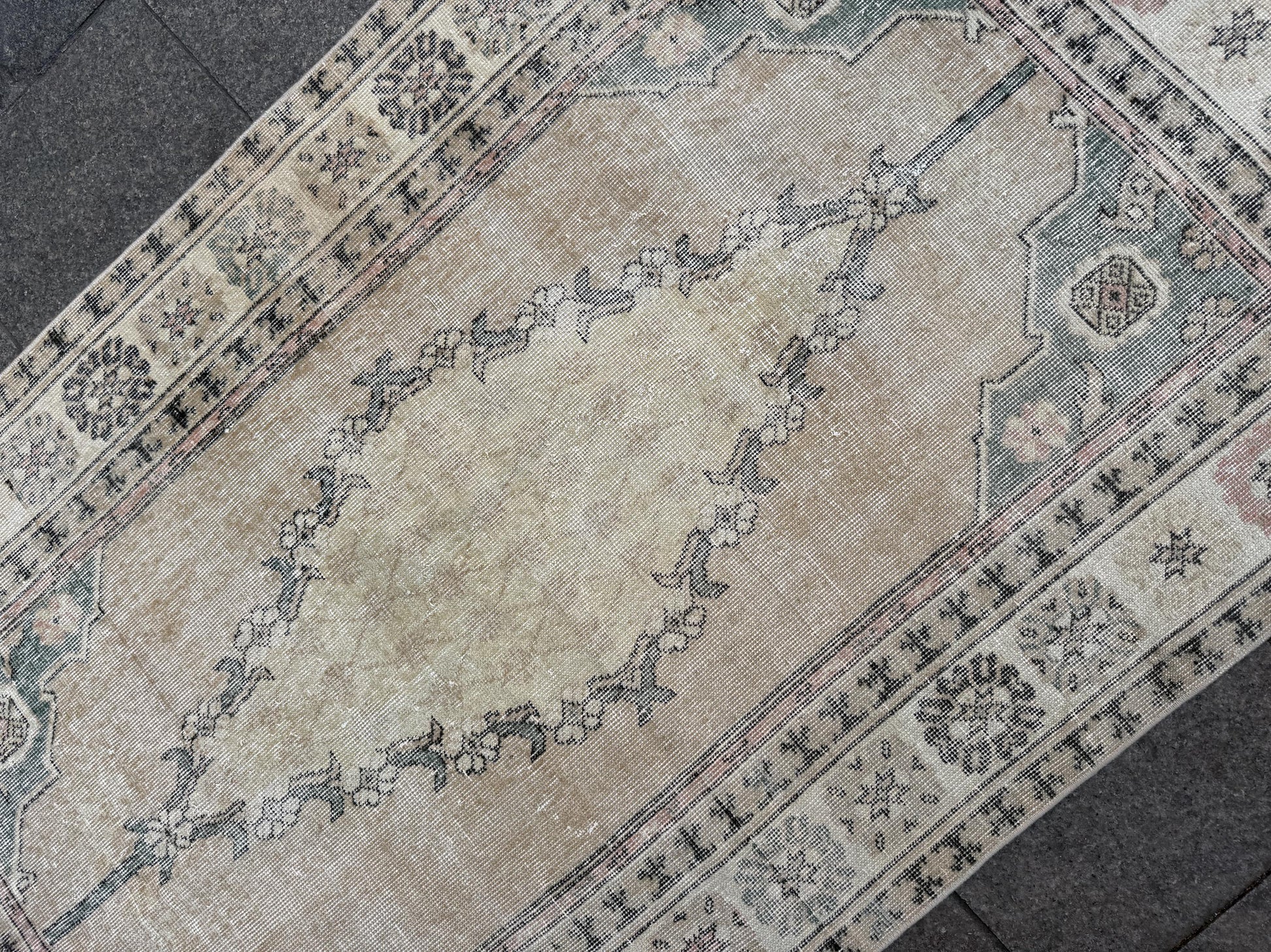 3'10"x6'9" feet  Vintage Turkish Anatolian Rug,Beige Color Rug,435