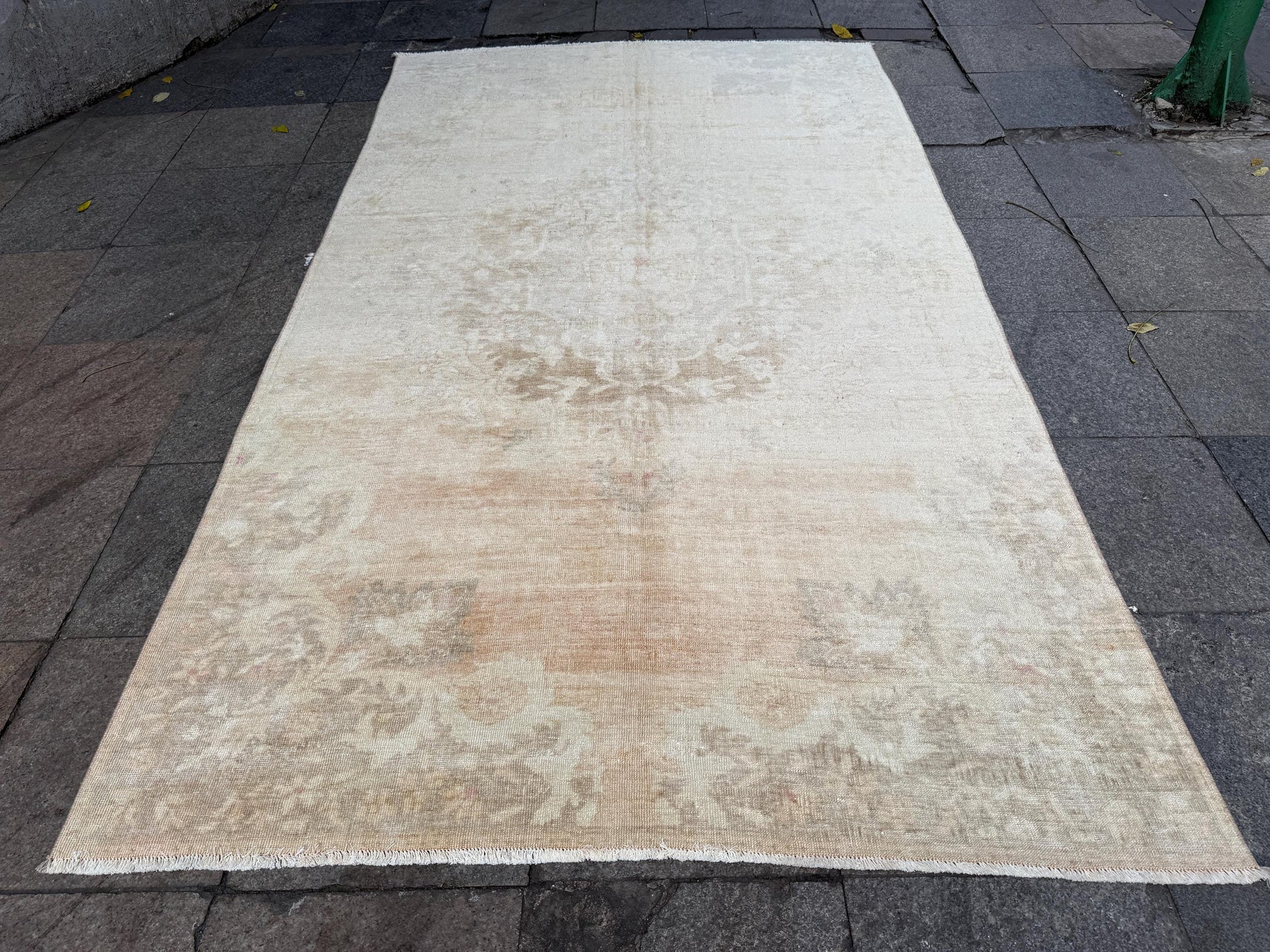 5'3"x8'11" feet Vintage Turkish Anatolian Rug,Beige Floral Rug,58