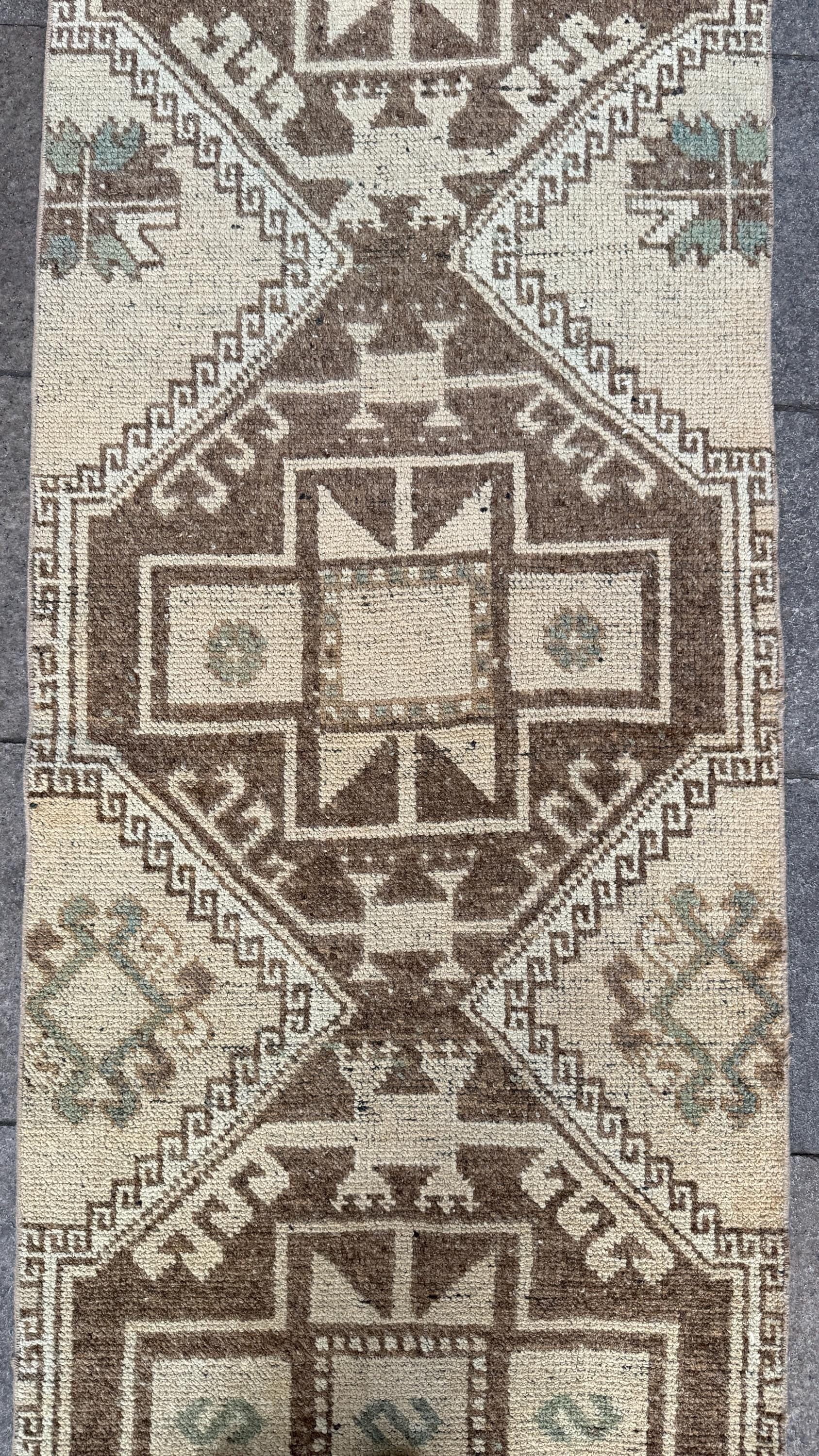 2'8"x10'3" feet Vintage Anatolian Wool Runner Rug,Geometric Decoritive Beige Rug ,389