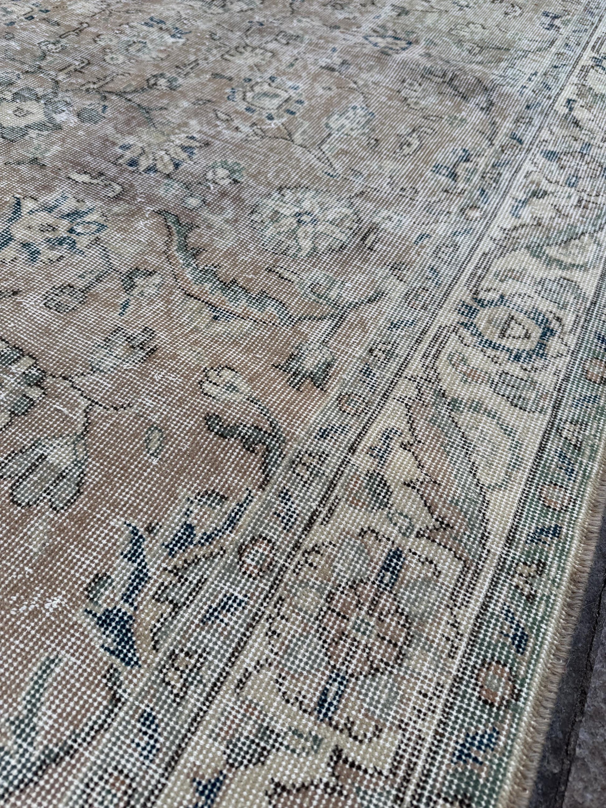 4'9"x8'2" feet Vintage Anatolian Wool Rug,Floral Decoritive Beige Rug ,132