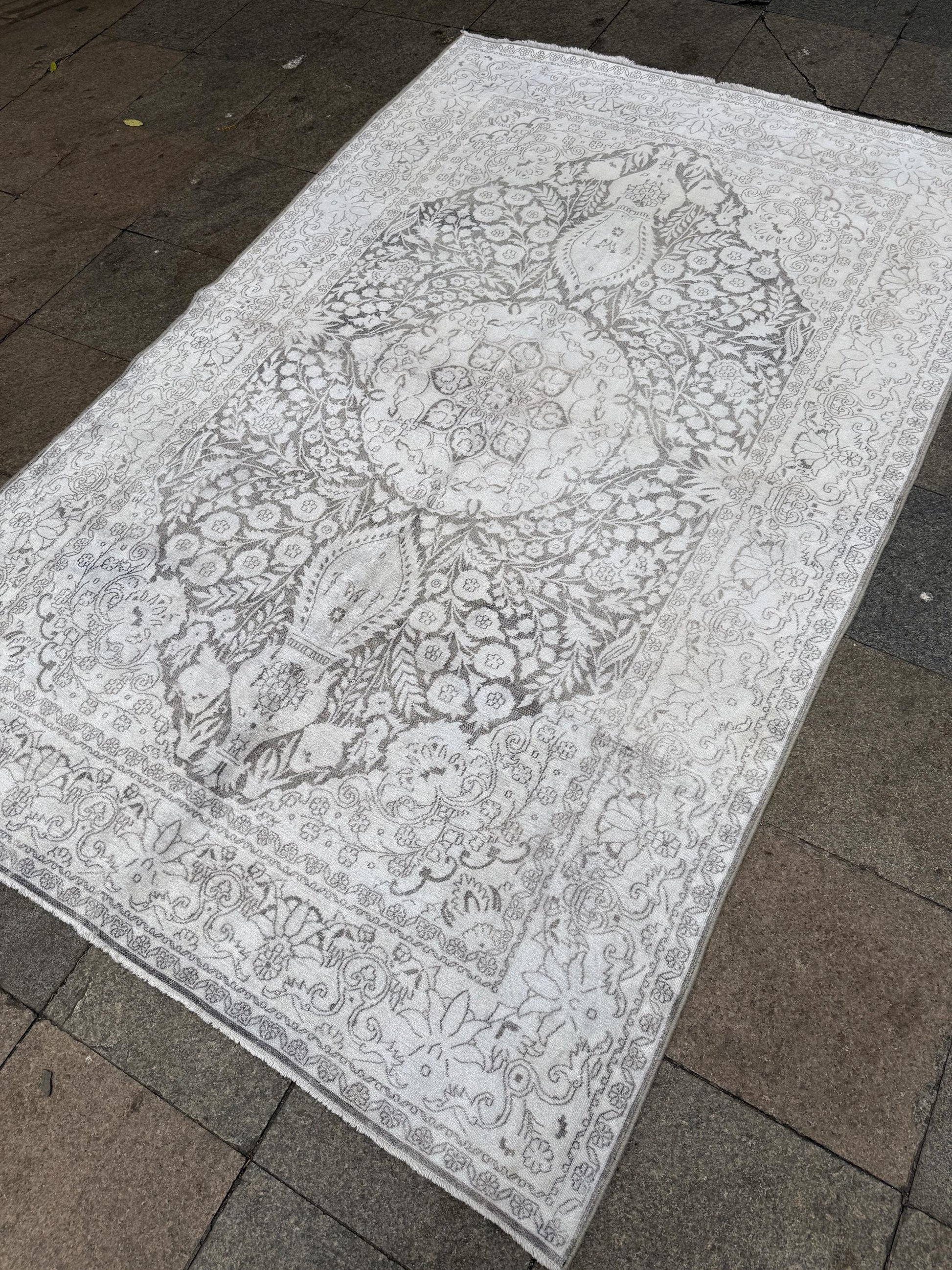 5'8"x8'8" feet Vintage Turkish Anatolian Rug, Gray Floral Rug,19