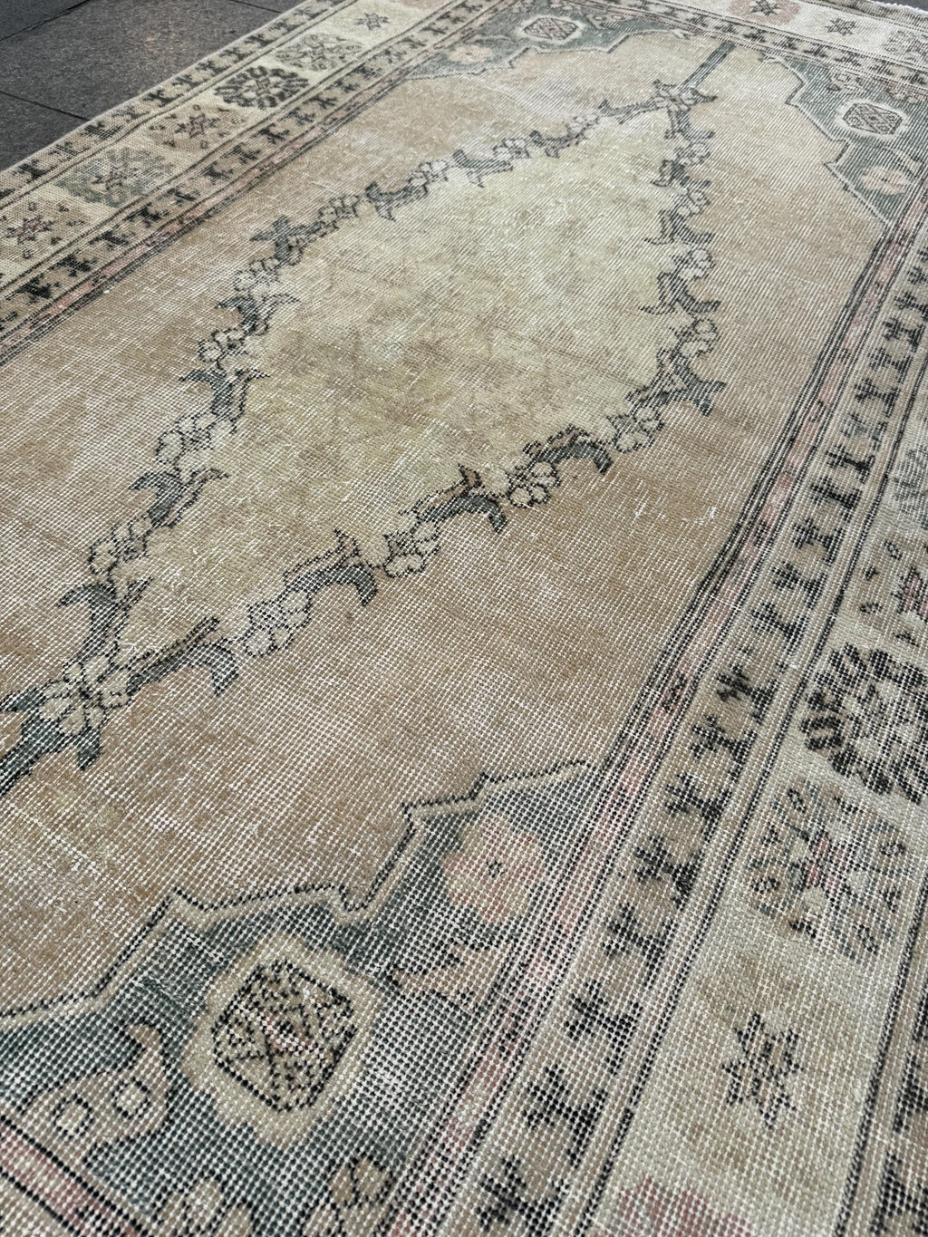 3'10"x6'9" feet  Vintage Turkish Anatolian Rug,Beige Color Rug,435