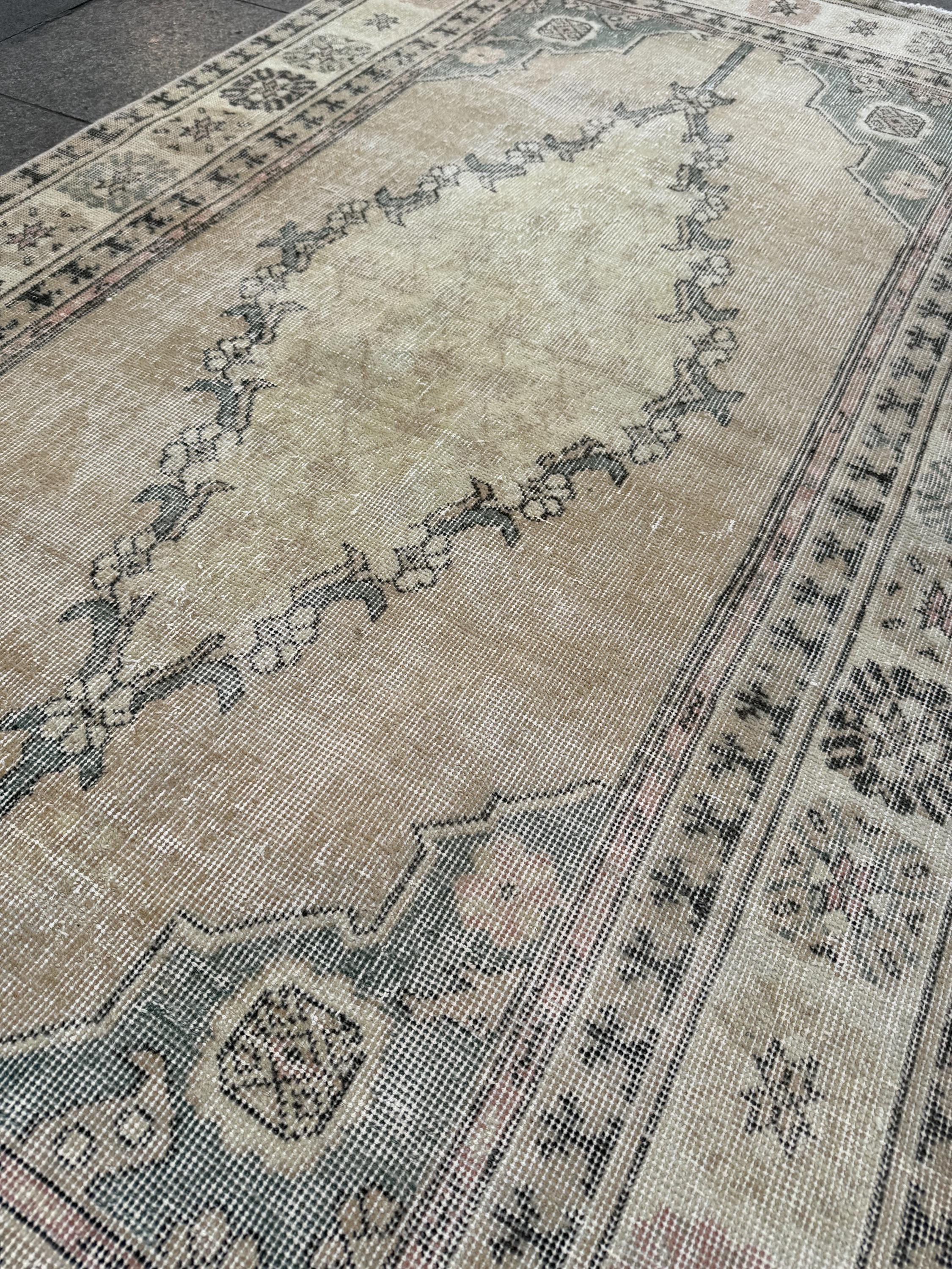 3'10"x6'9" feet  Vintage Turkish Anatolian Rug,Beige Color Rug,435