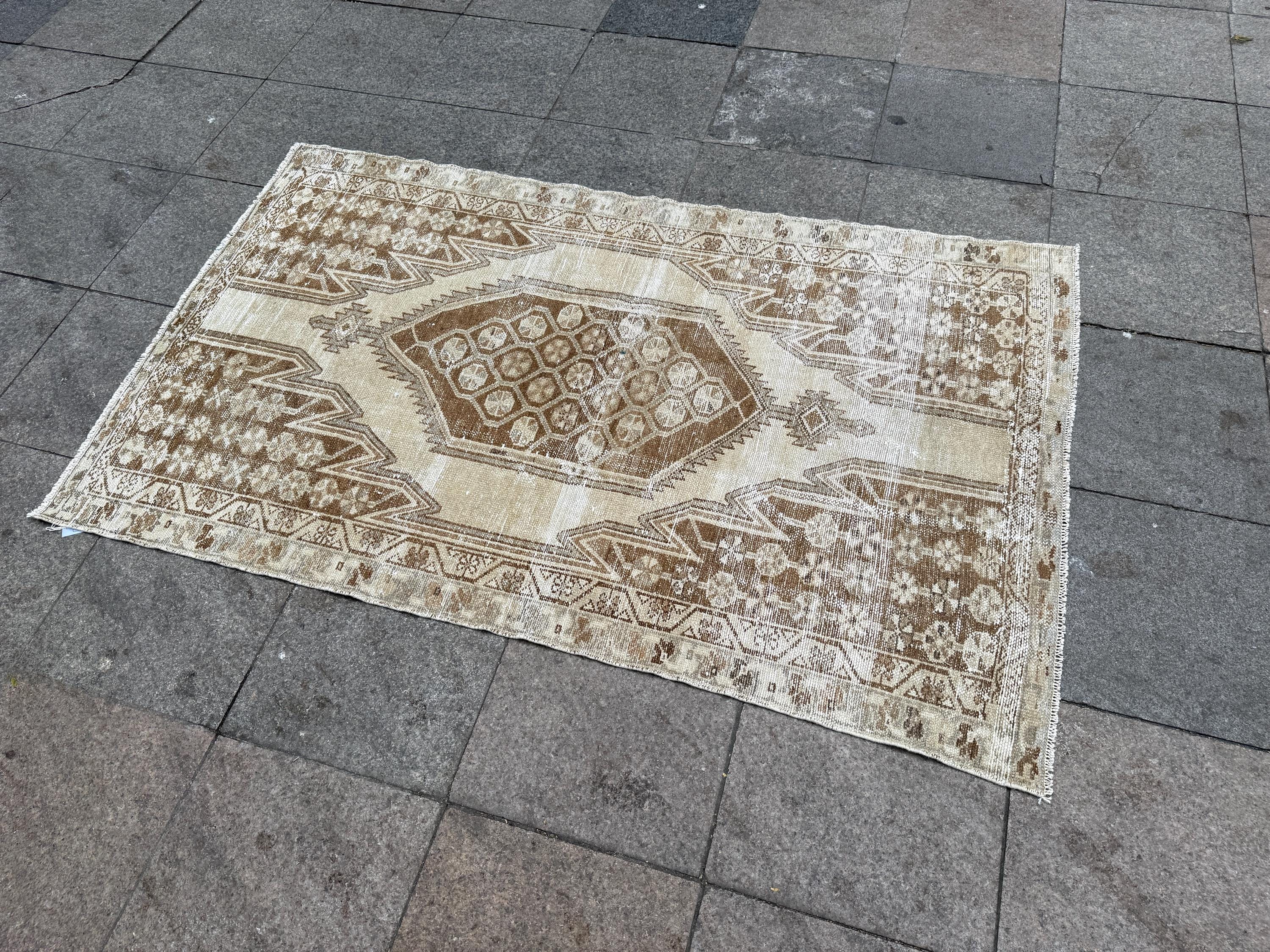 3'10"x6' feet  Vintage Turkish Anatolian Rug,Beige Color Rug,125