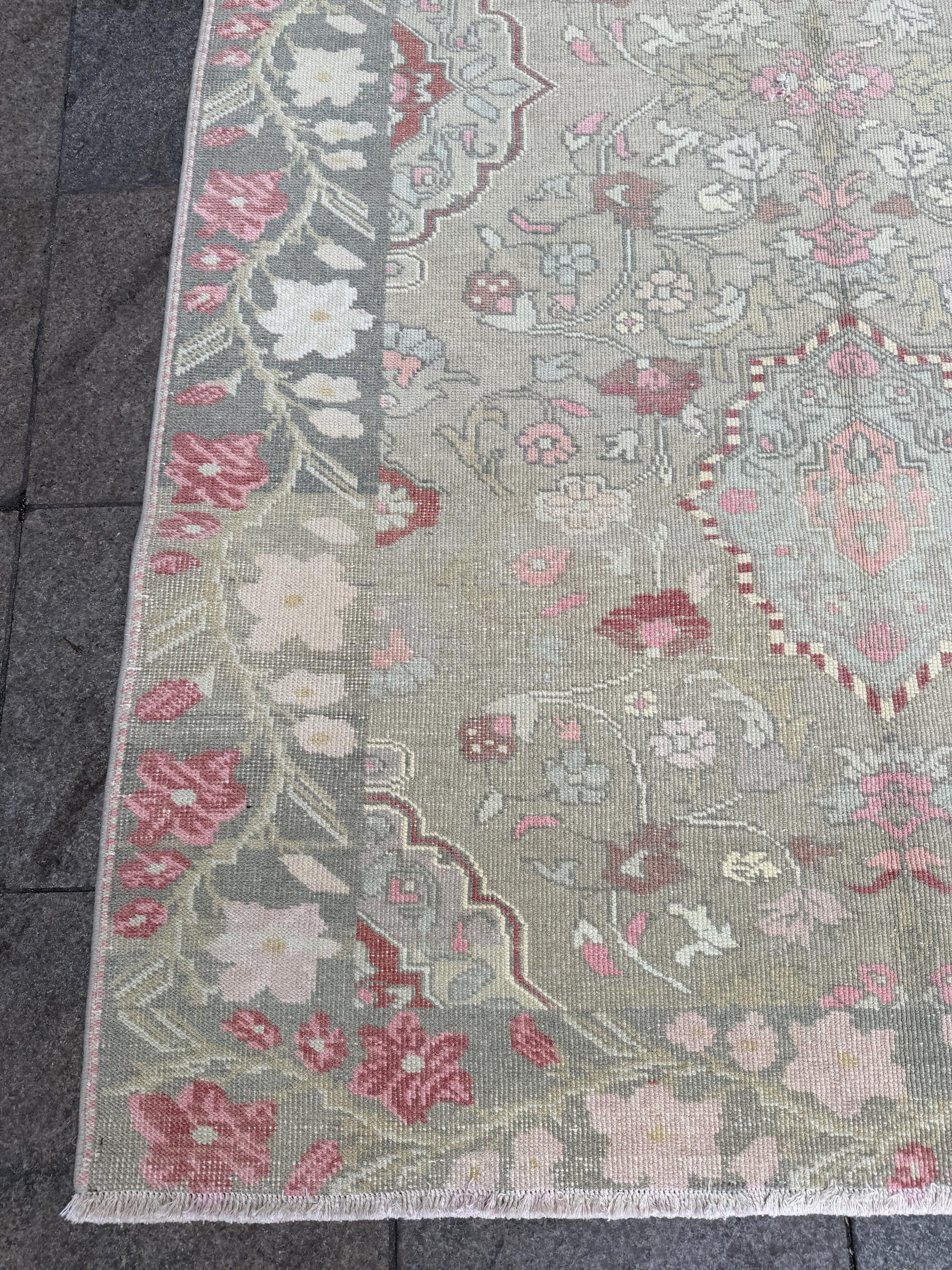 5'x8'3" feet Vintage Turkish Anatolian Rug,Beige color Floral Rug,93