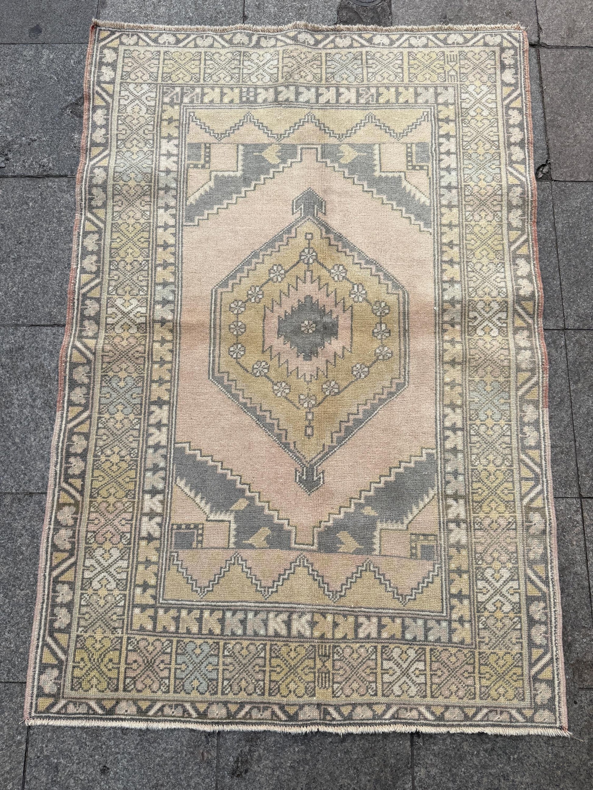 3'9"x5'8" Vintage Anatolian Wool Rug,Geometric Decoritive Beige Rug ,916
