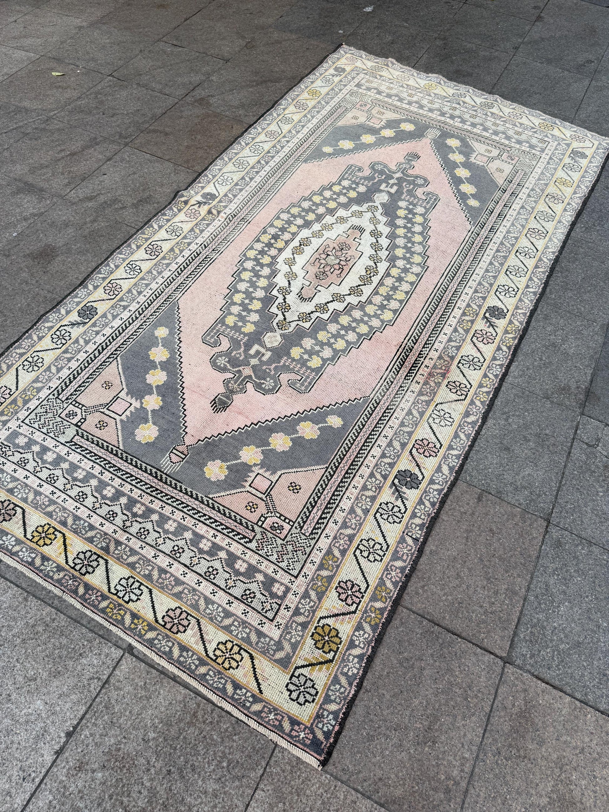 4'7"x9' feet Vintage Turkish Anatolian Rug,Pink Rug,917